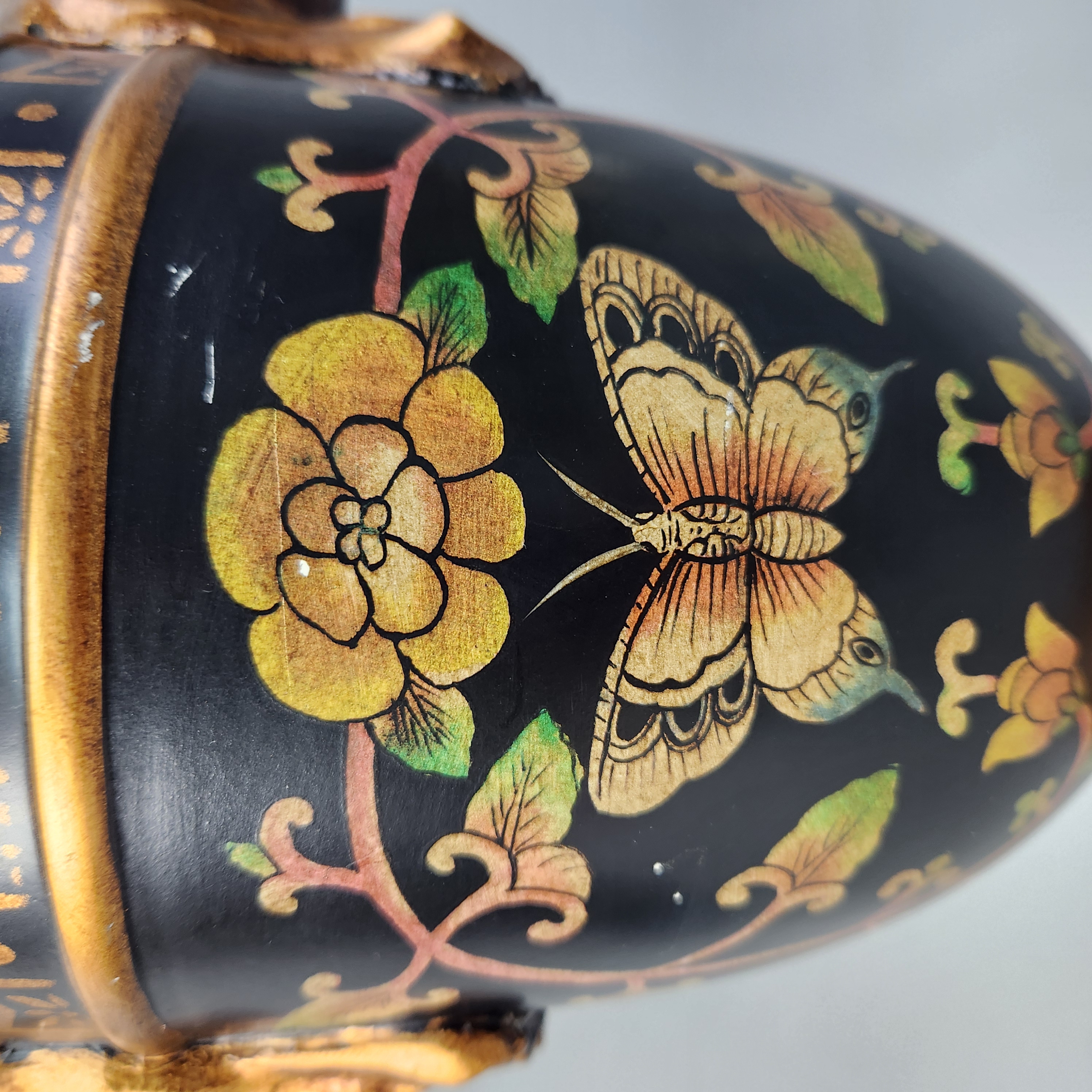 Neoclassical Decorative Urn