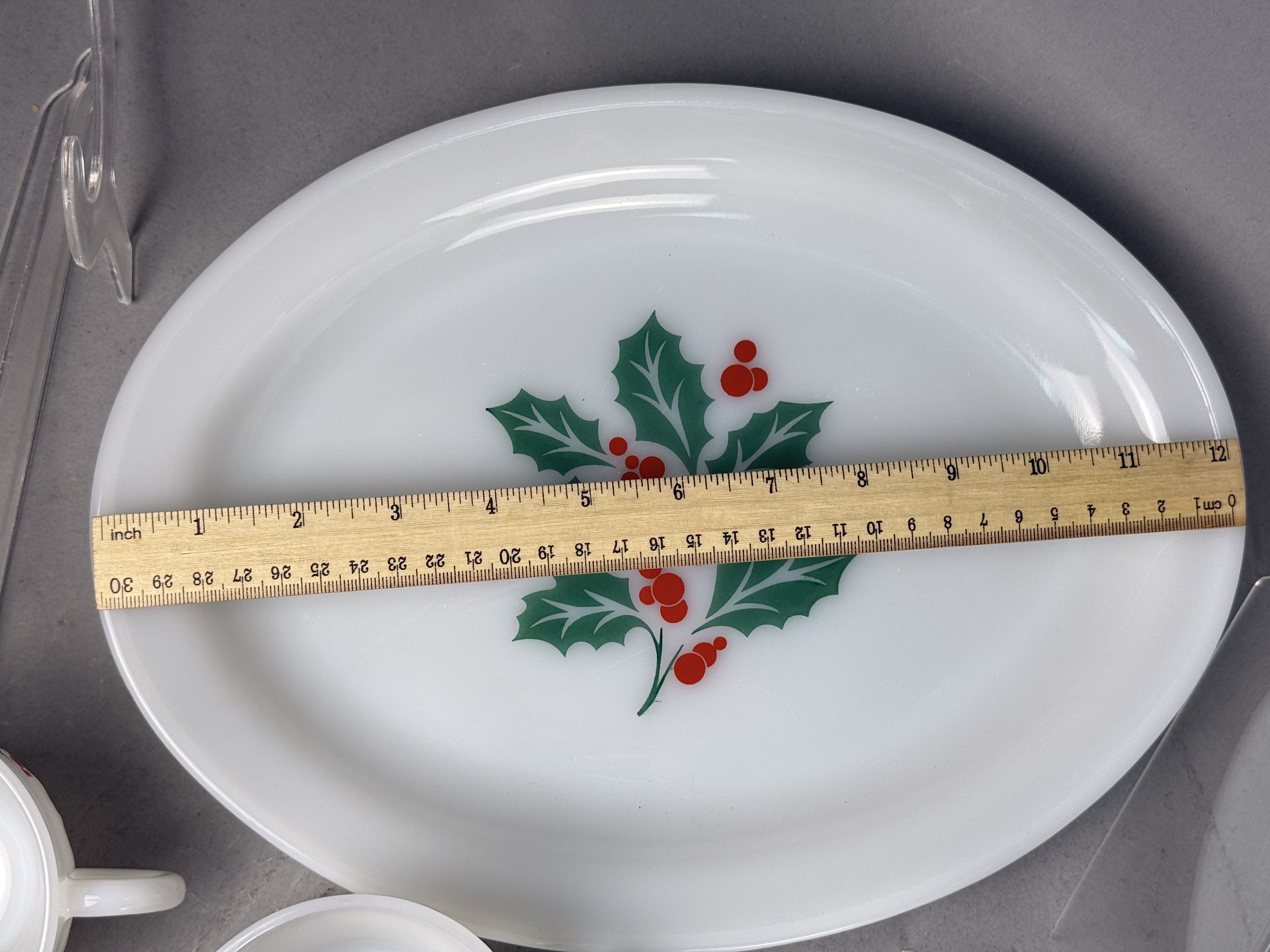Termocrisa Mexico Glass Holly Berry Dinnerware
