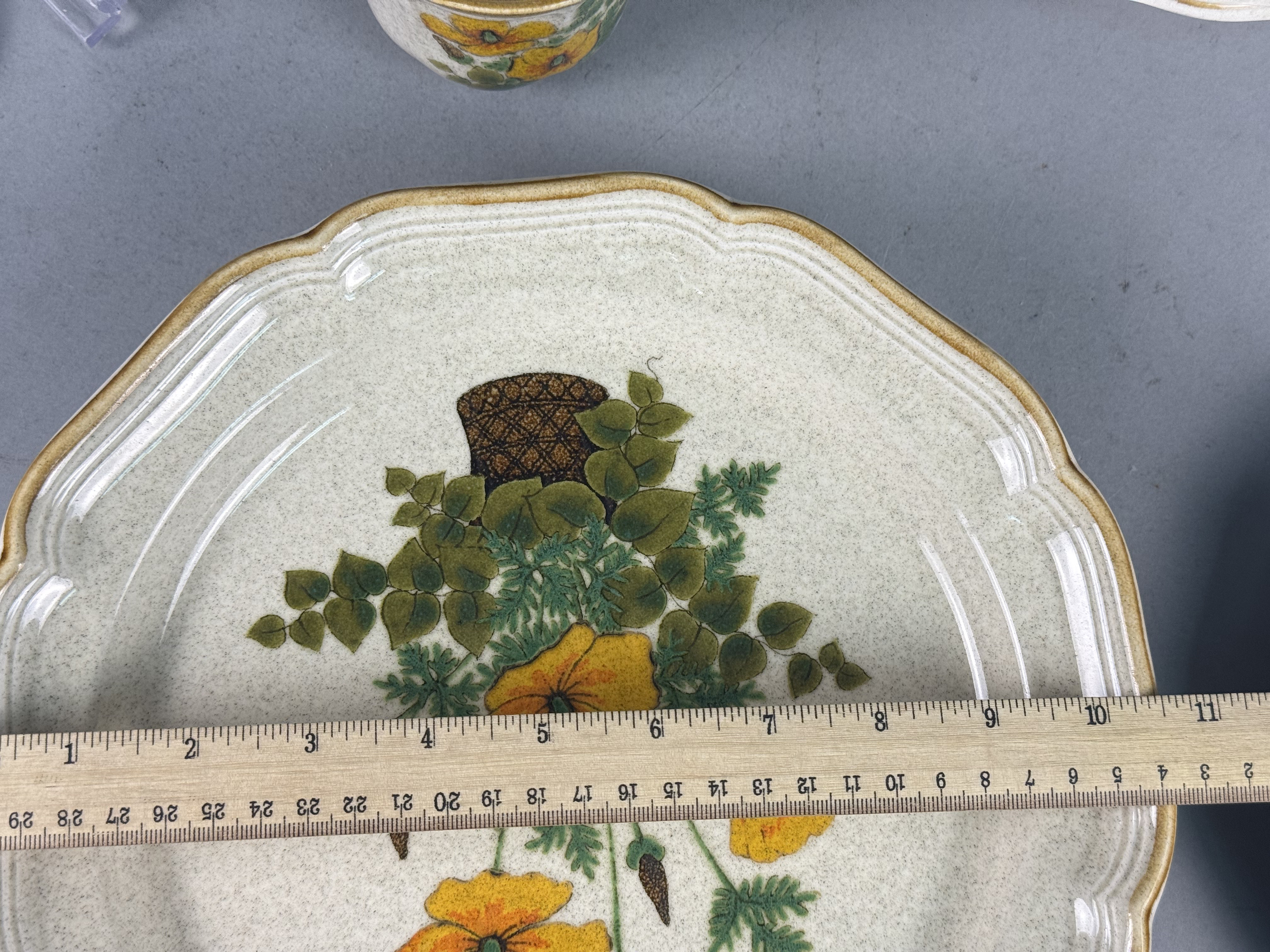 Mikasa Garden Club Petunias Stoneware Dinnerware