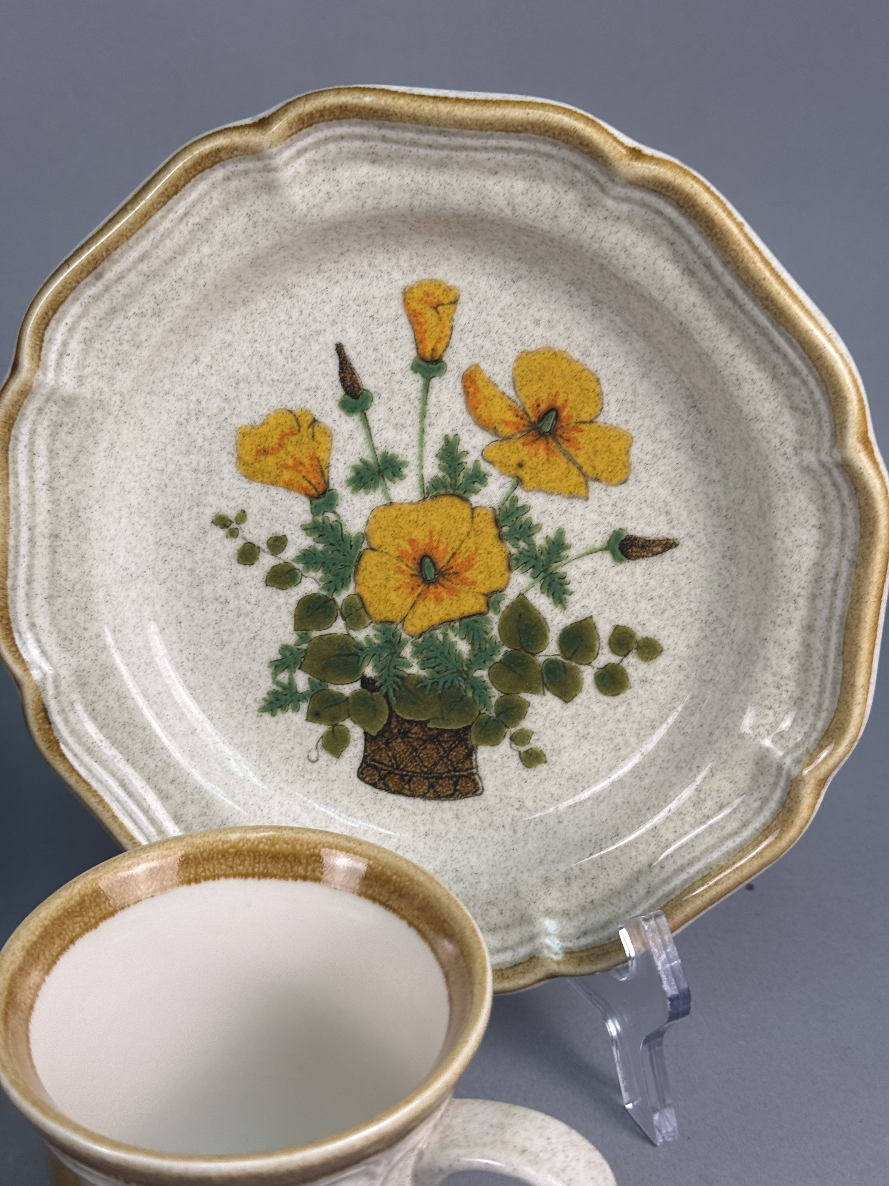 Mikasa Garden Club Petunias Stoneware Dinnerware