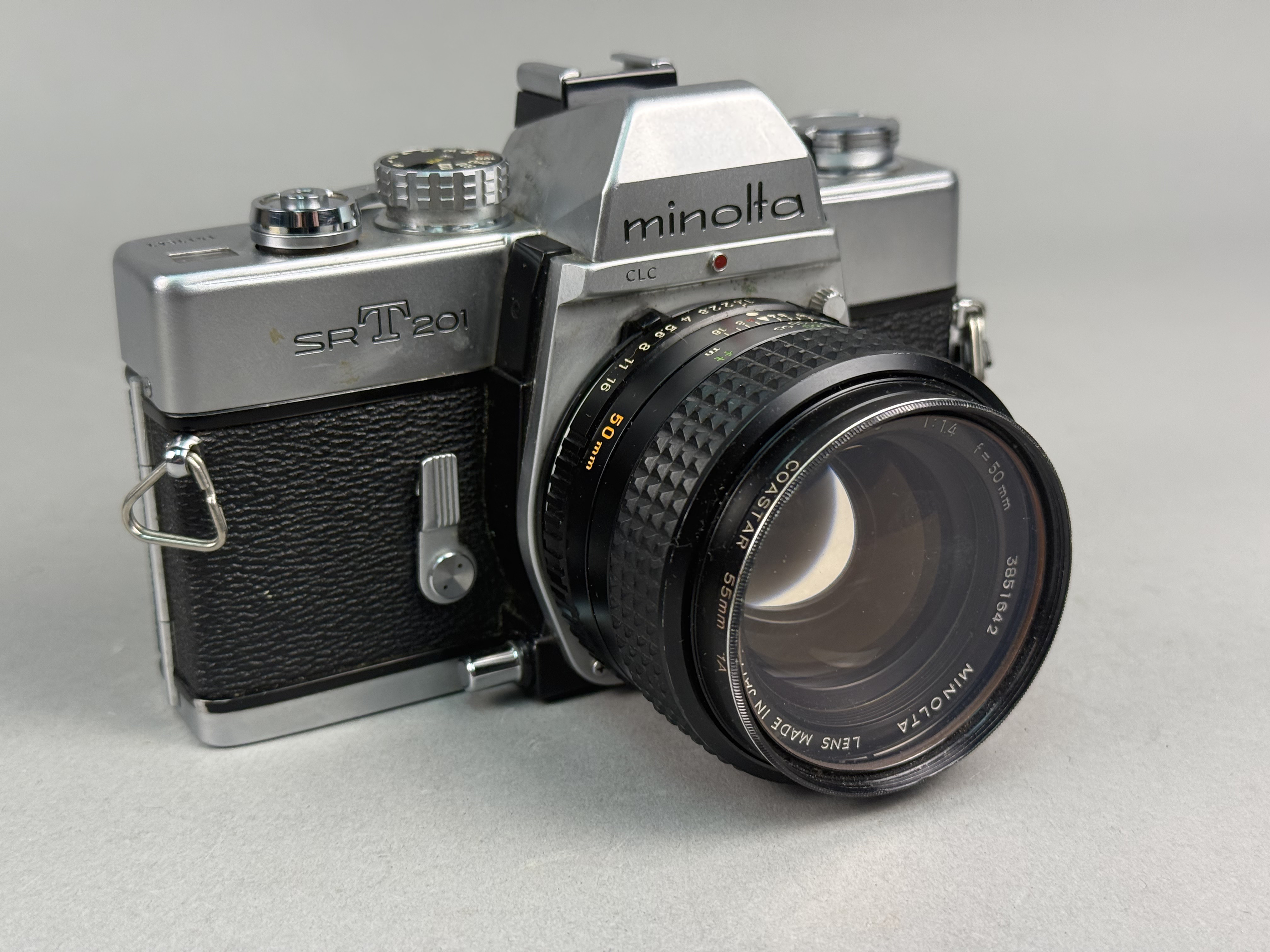 Minolta SR-T 201 35mm SLR w 50mm Lens