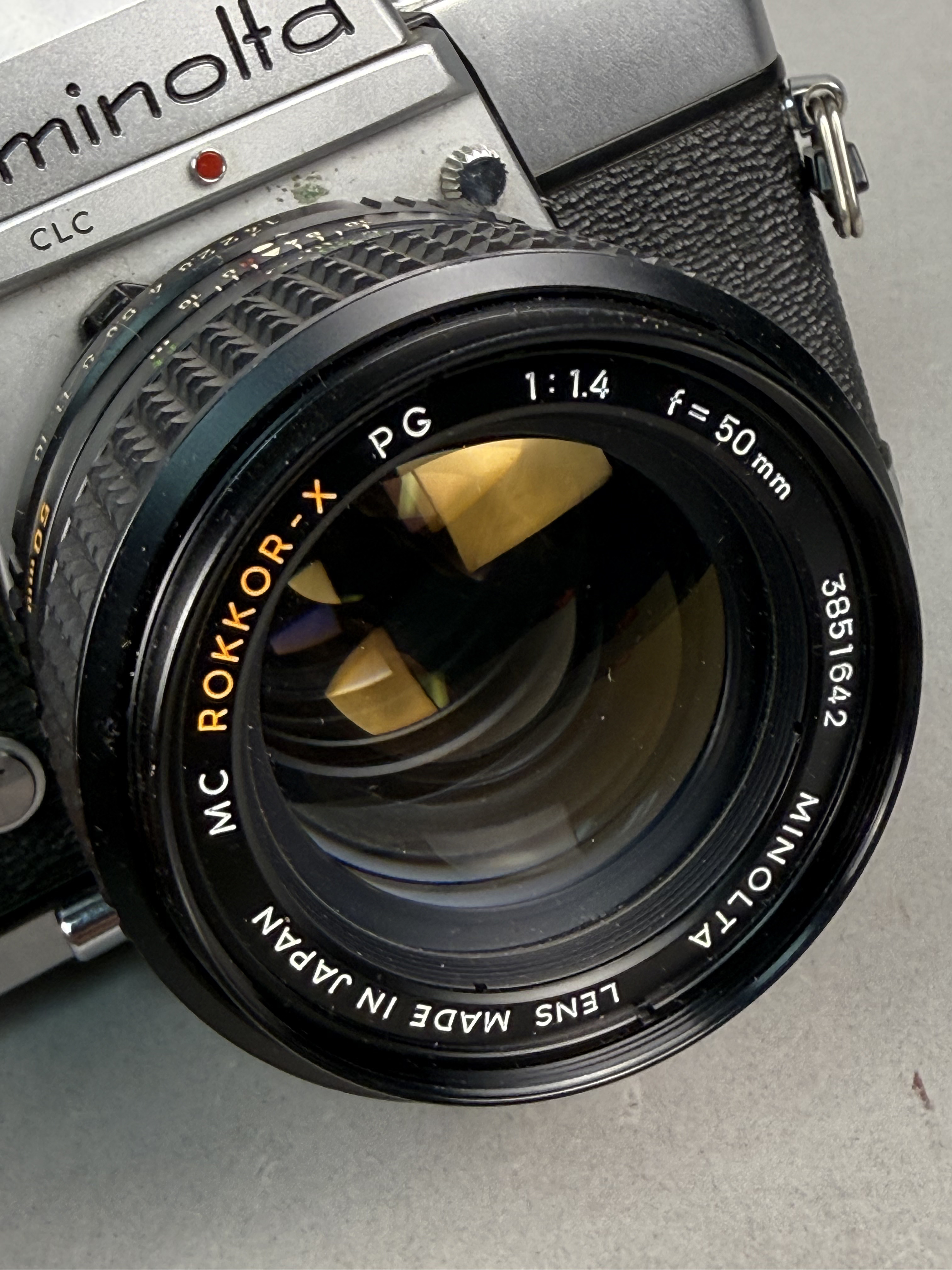 Minolta SR-T 201 35mm SLR w 50mm Lens