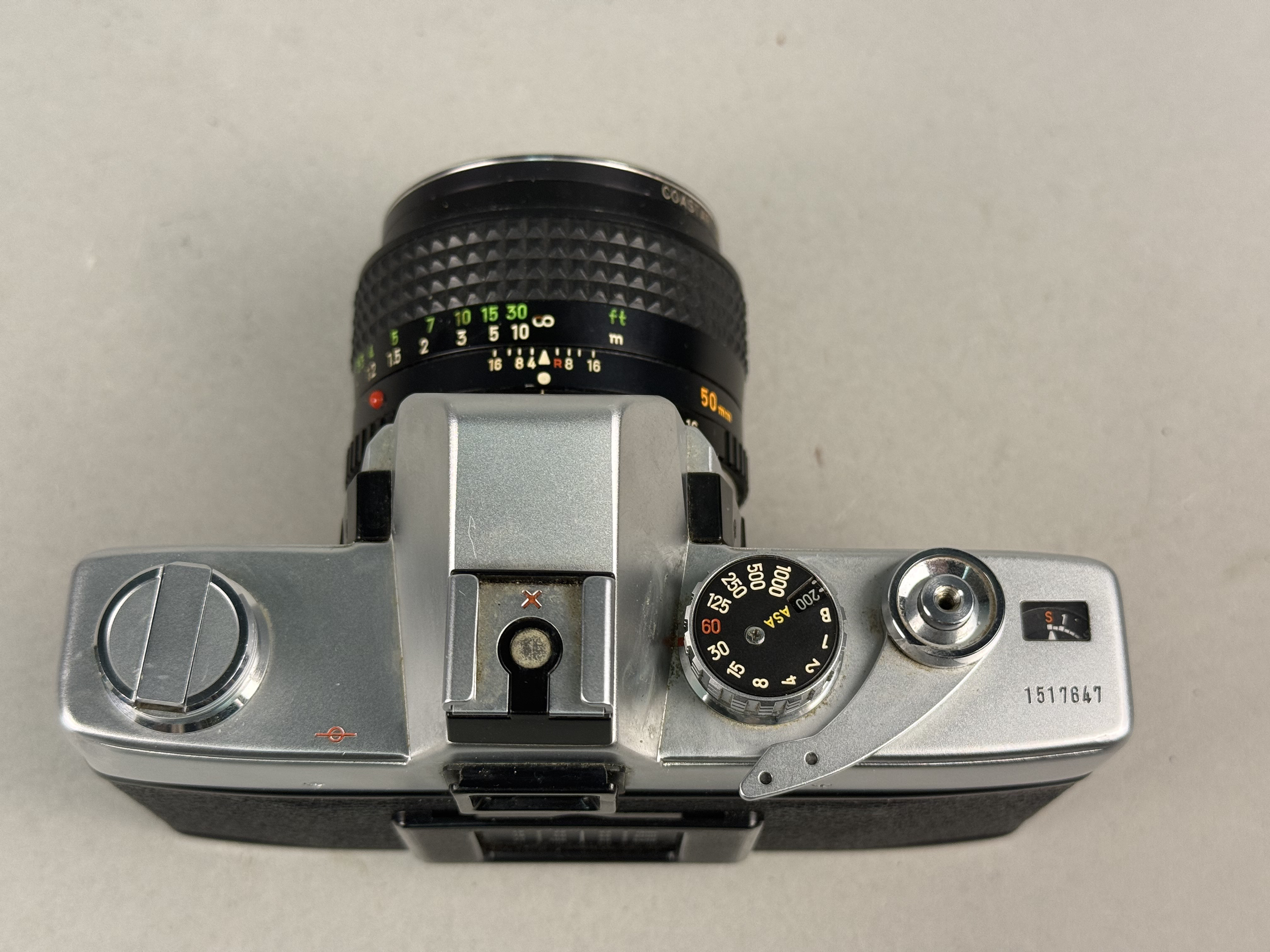 Minolta SR-T 201 35mm SLR w 50mm Lens