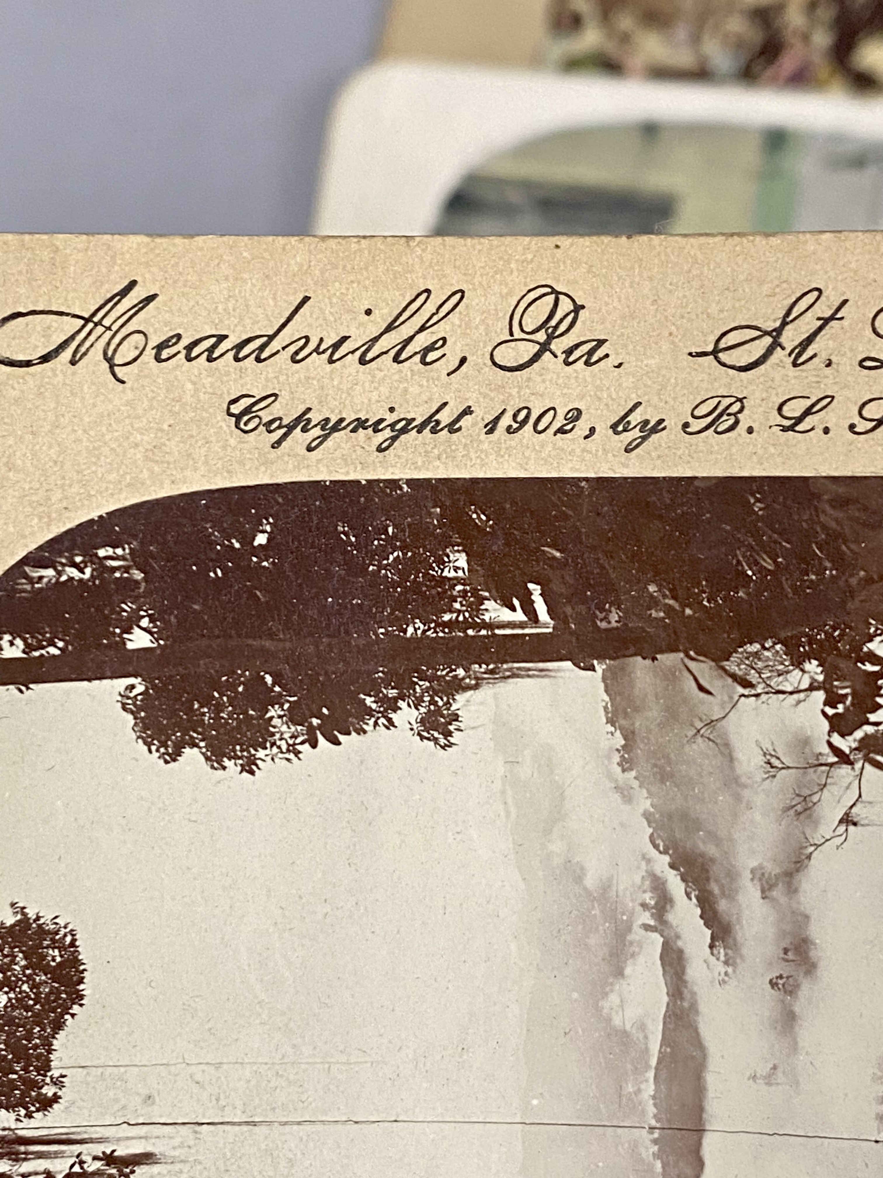 Antique Pedestal Stereoscope and Stereoview Cards