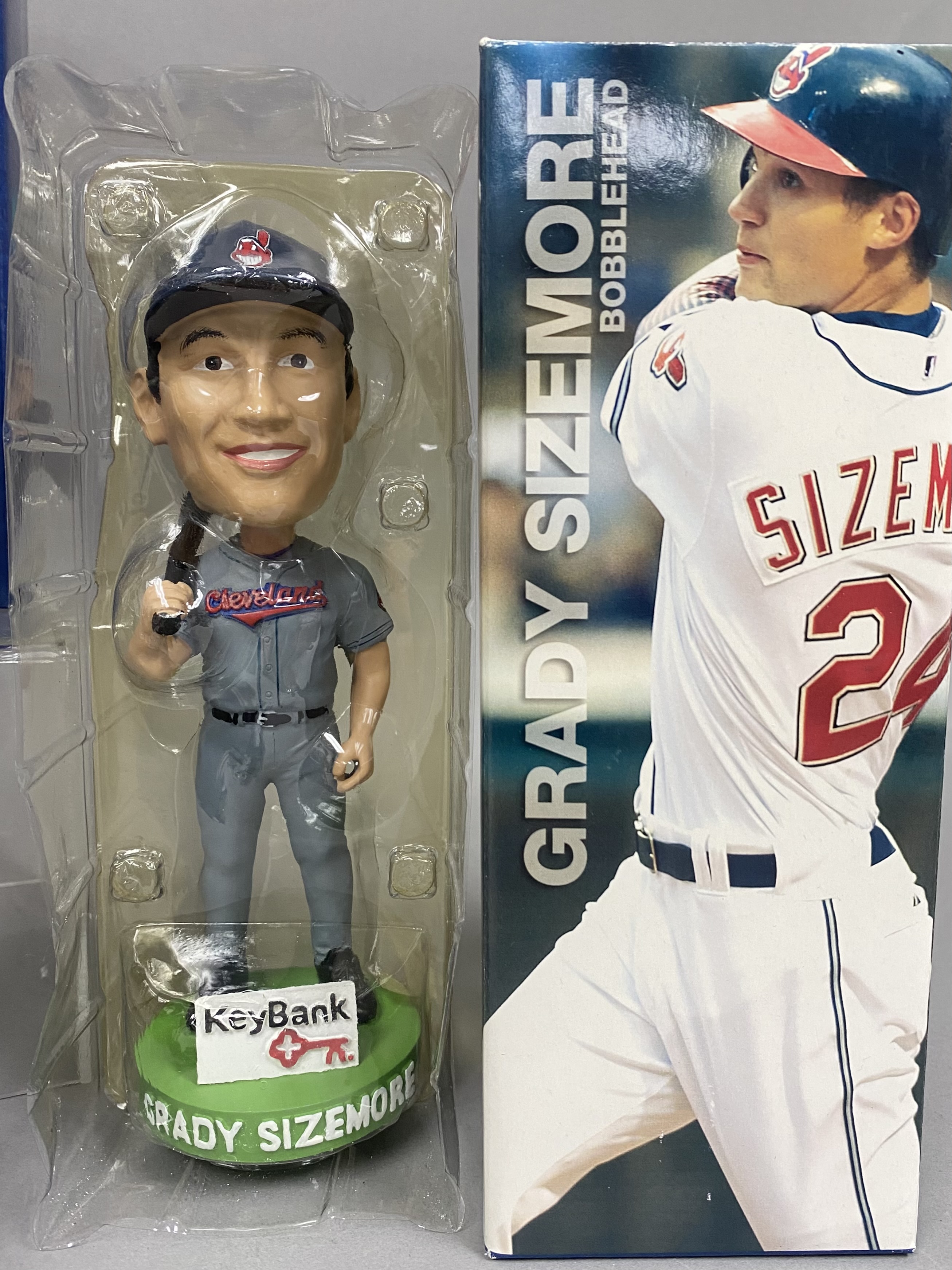 5 Cleveland Indians Bobbleheads & Figurines