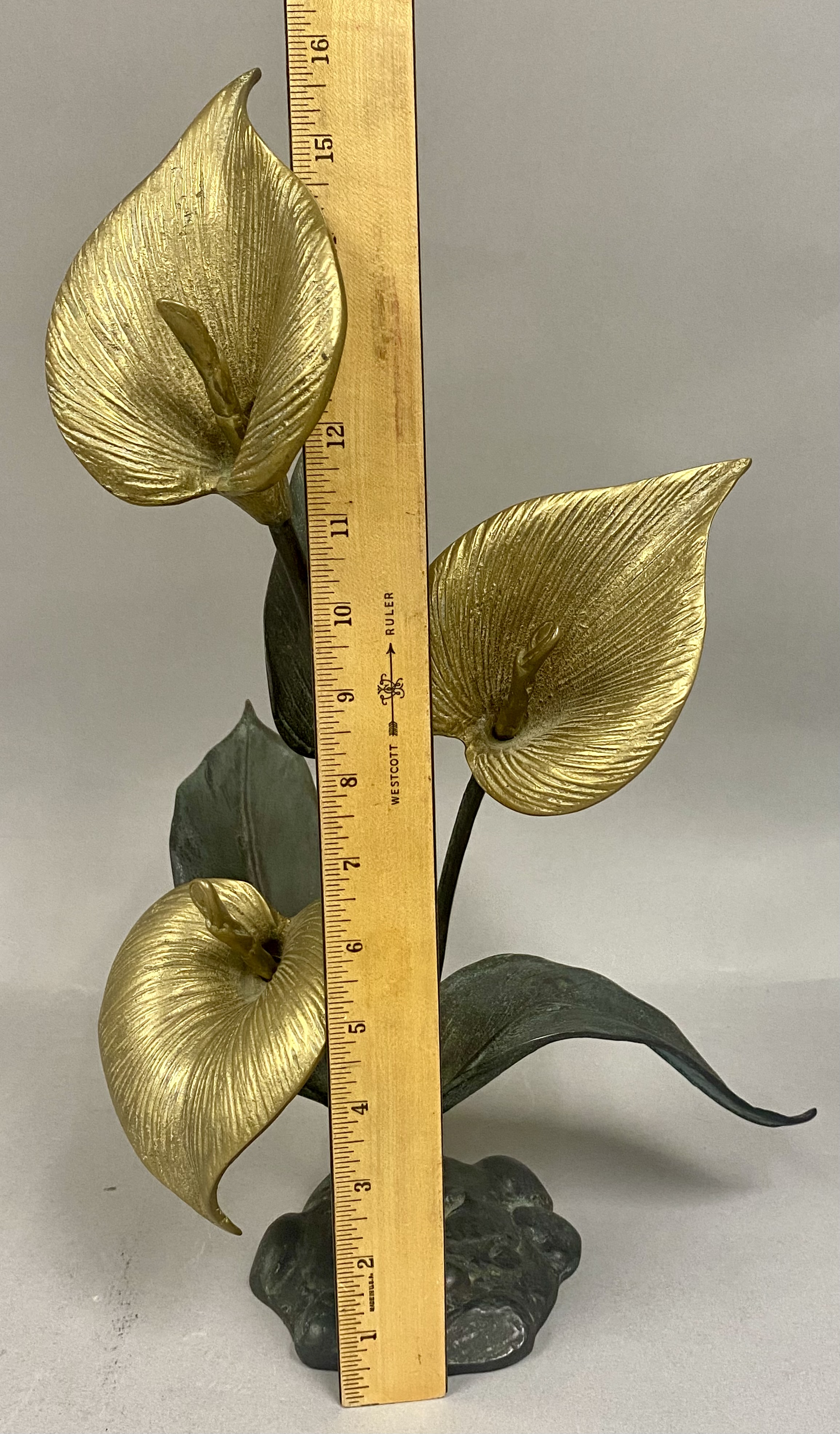 Two-Tone Calla Lily Sculpture