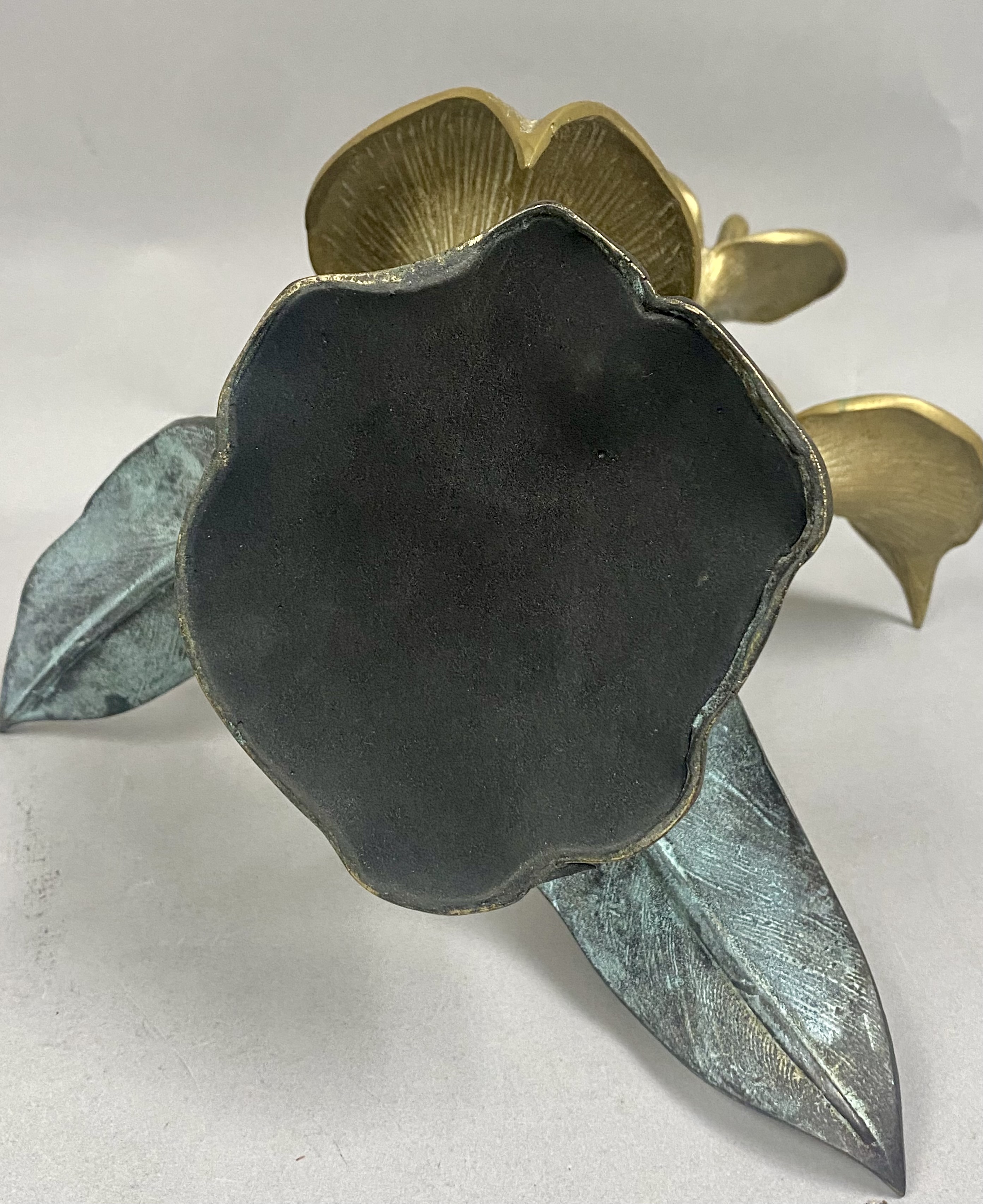 Two-Tone Calla Lily Sculpture