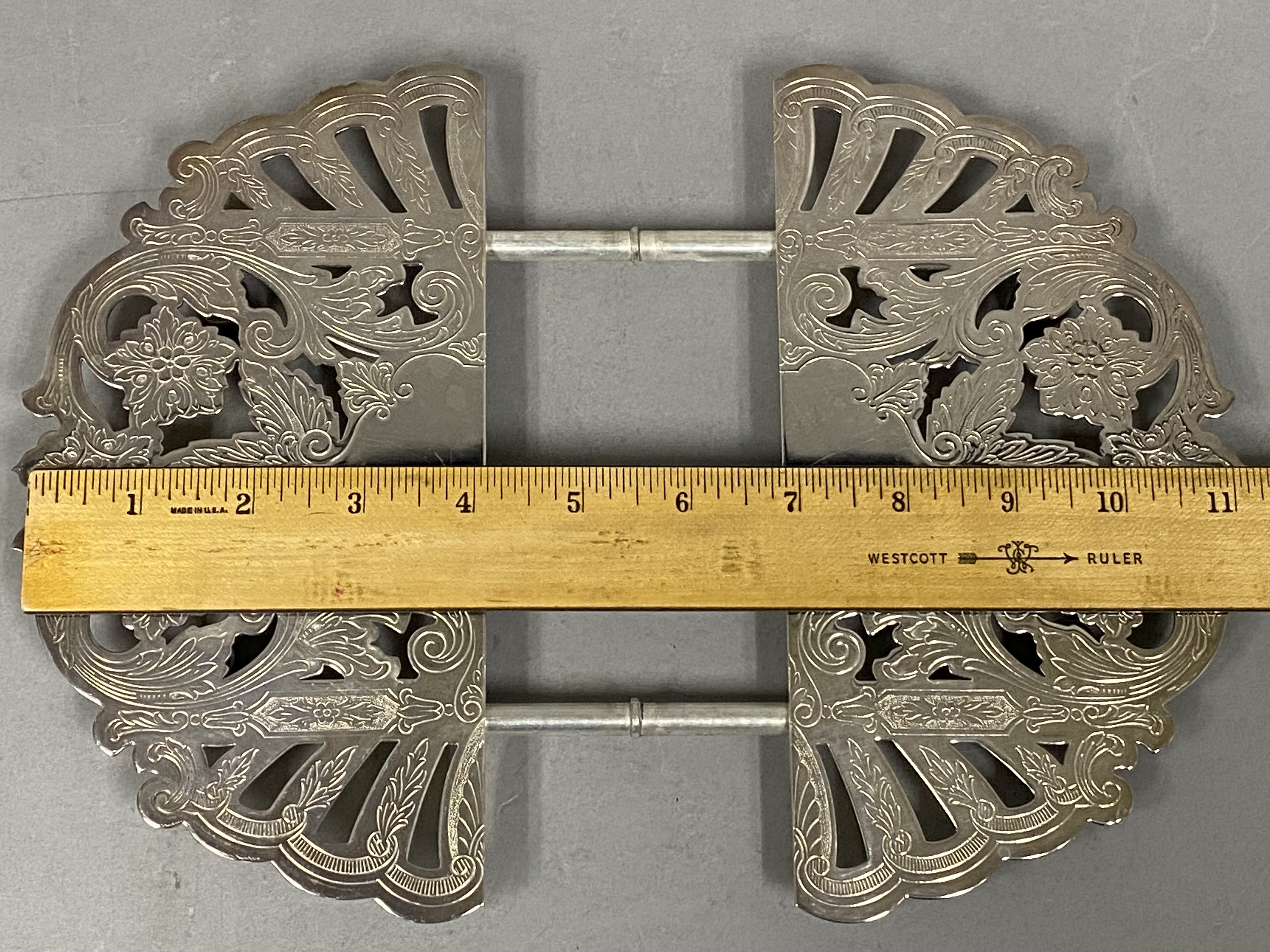 Wallace Silverplate Expandable Floral Trivet