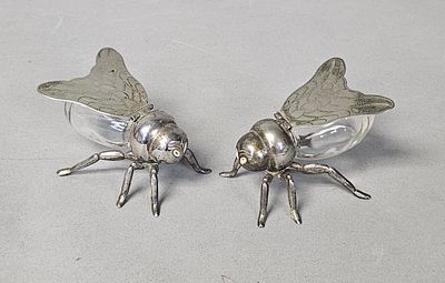 Silver Plated Fly Salt & Pepper Shakers. A pair of silver plated and glass salt and pepper 