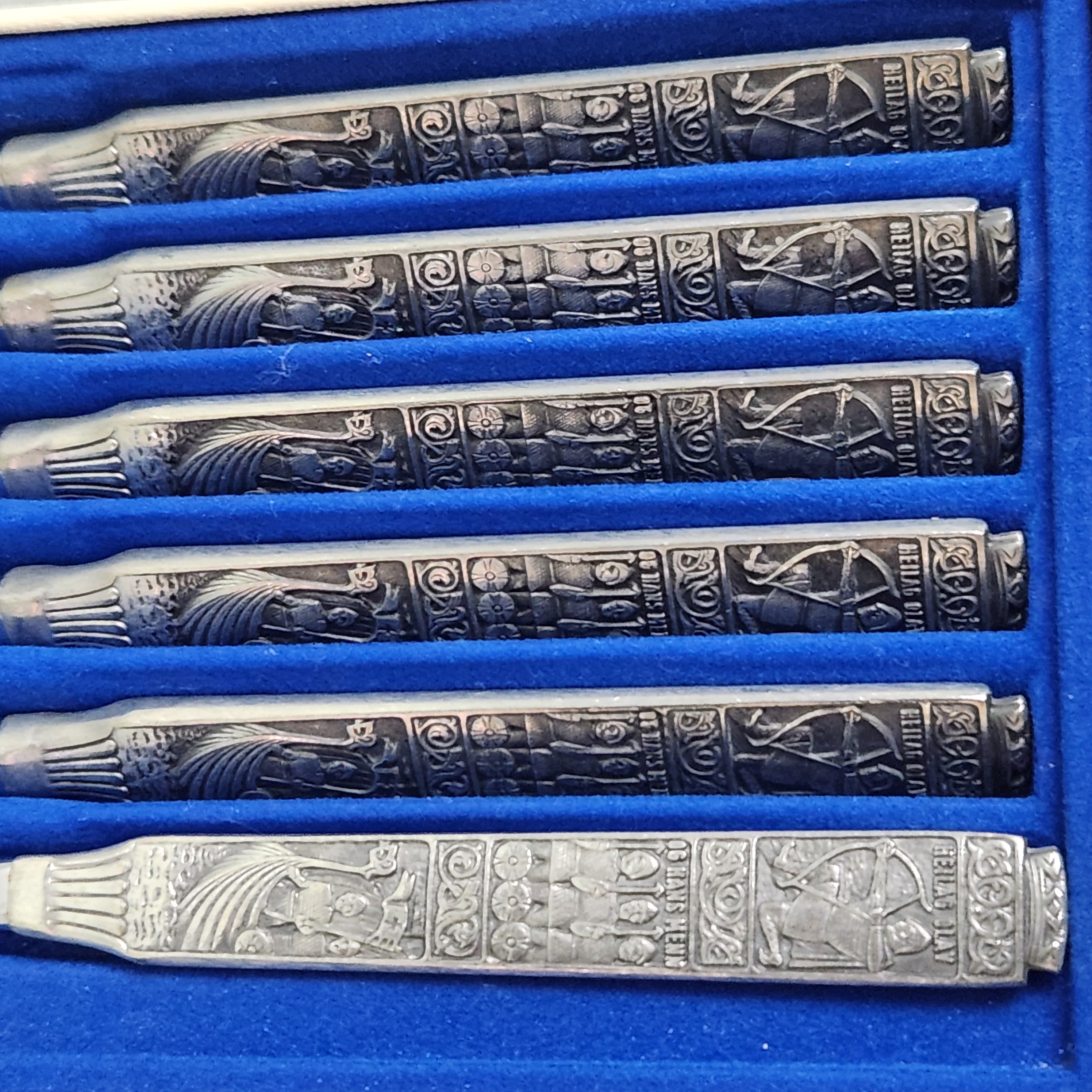 Set of Six Konge Tinn Knives
