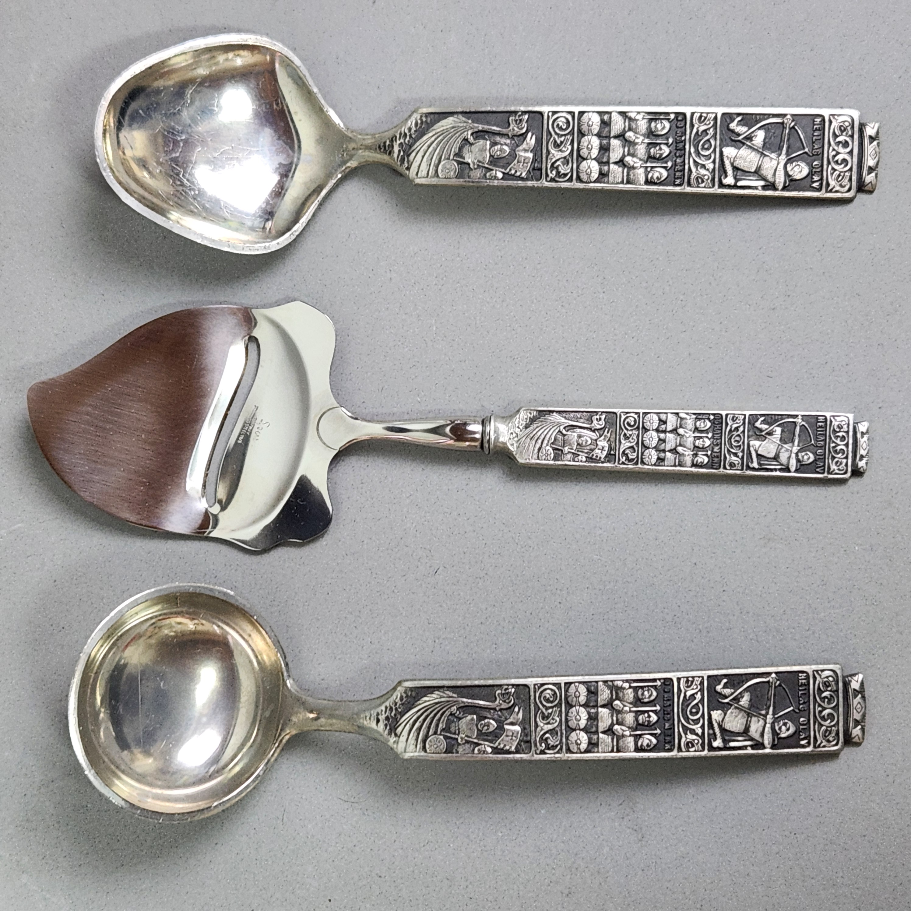 Konge-tinn Norwegian Pewter Servers
