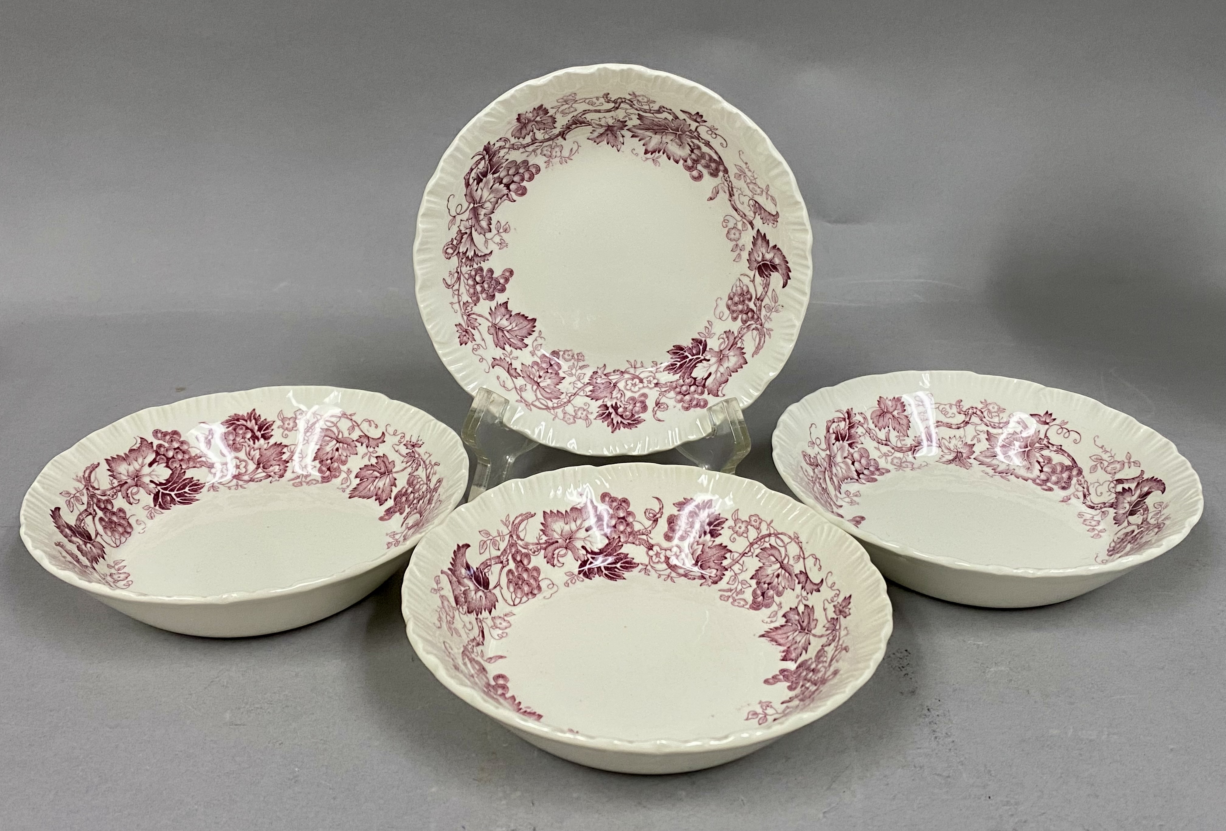 Wedgwood Old Vine Ceramic Set