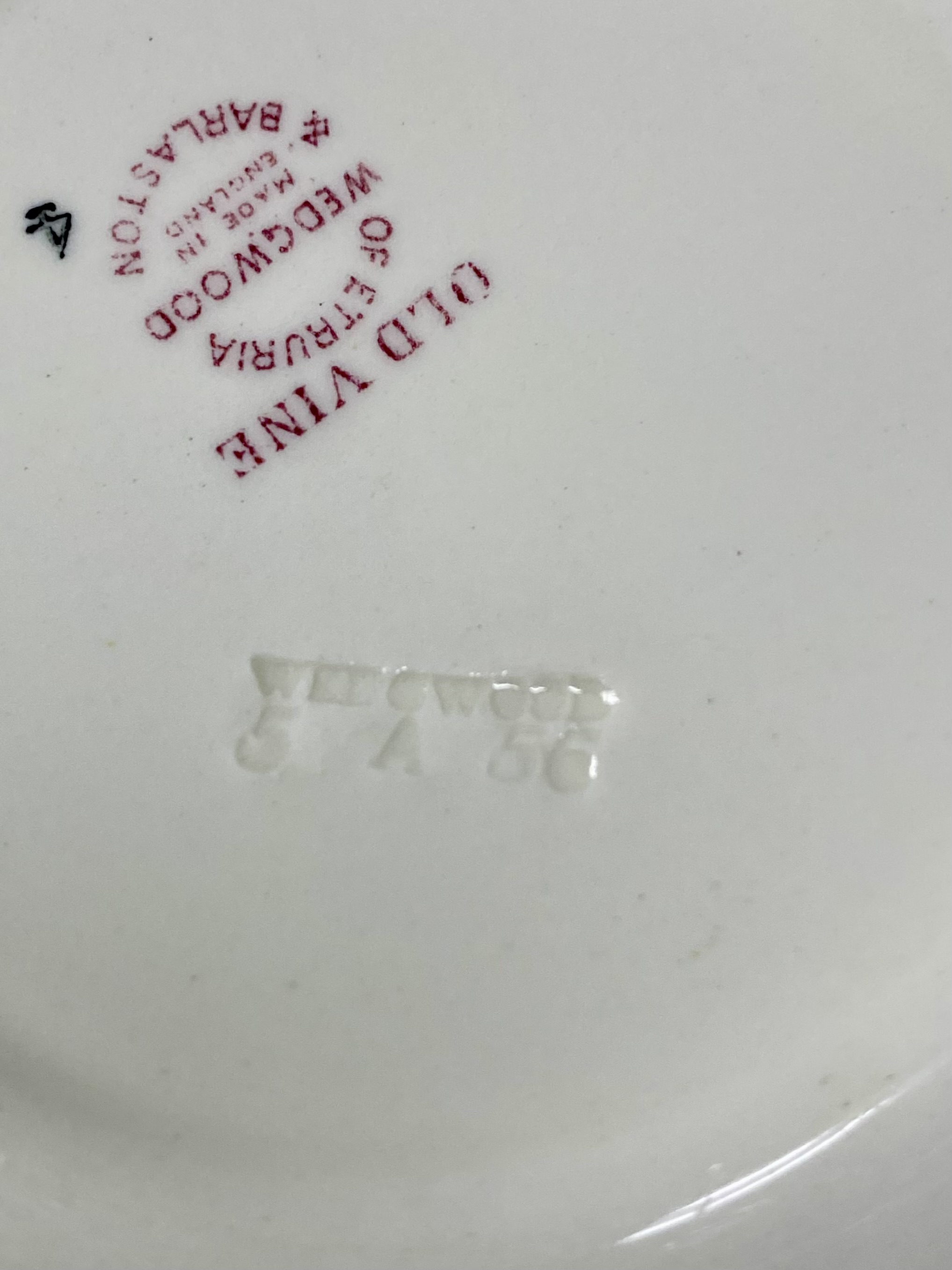 Wedgwood Old Vine Ceramic Set