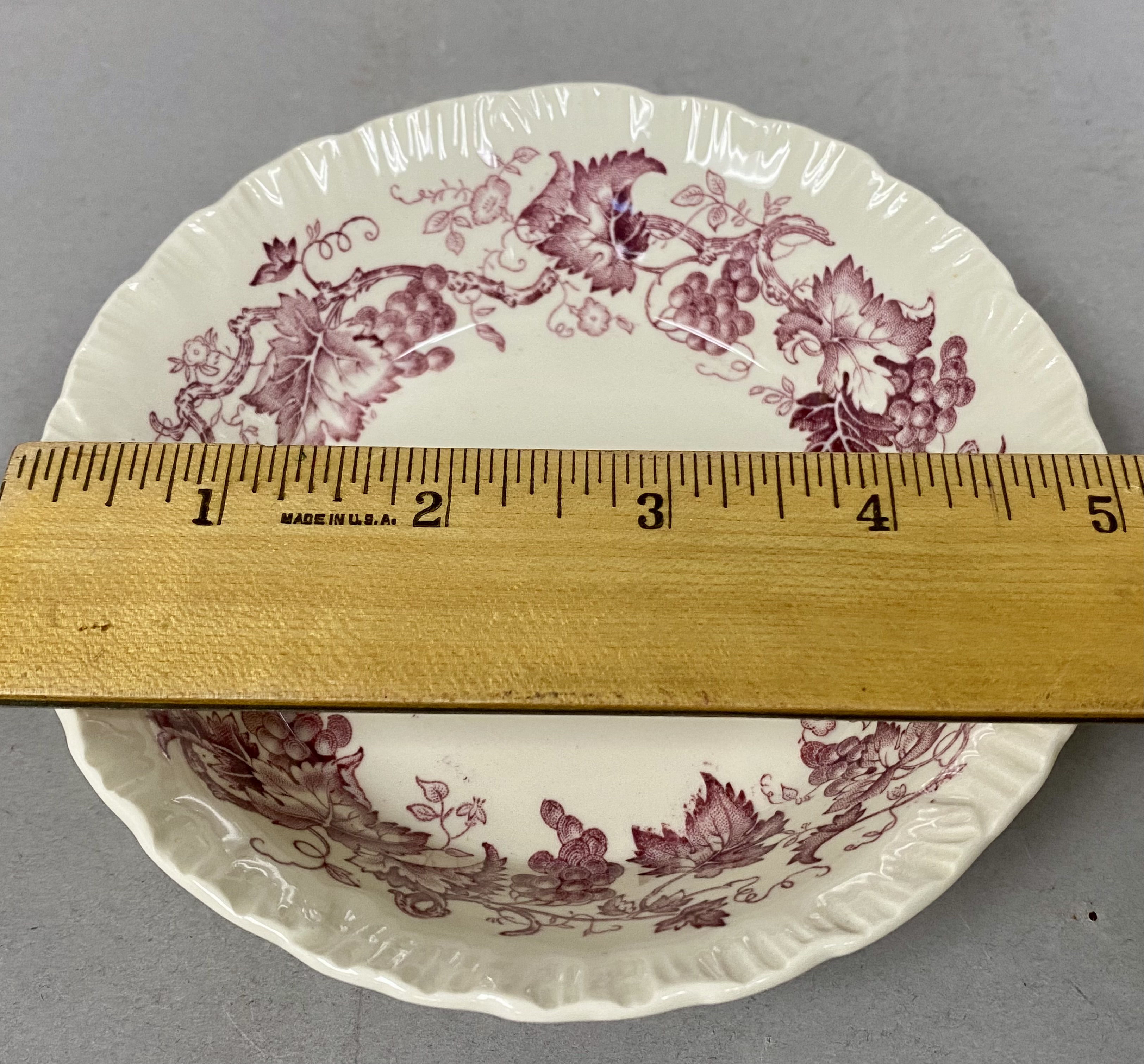 Wedgwood Old Vine Ceramic Set