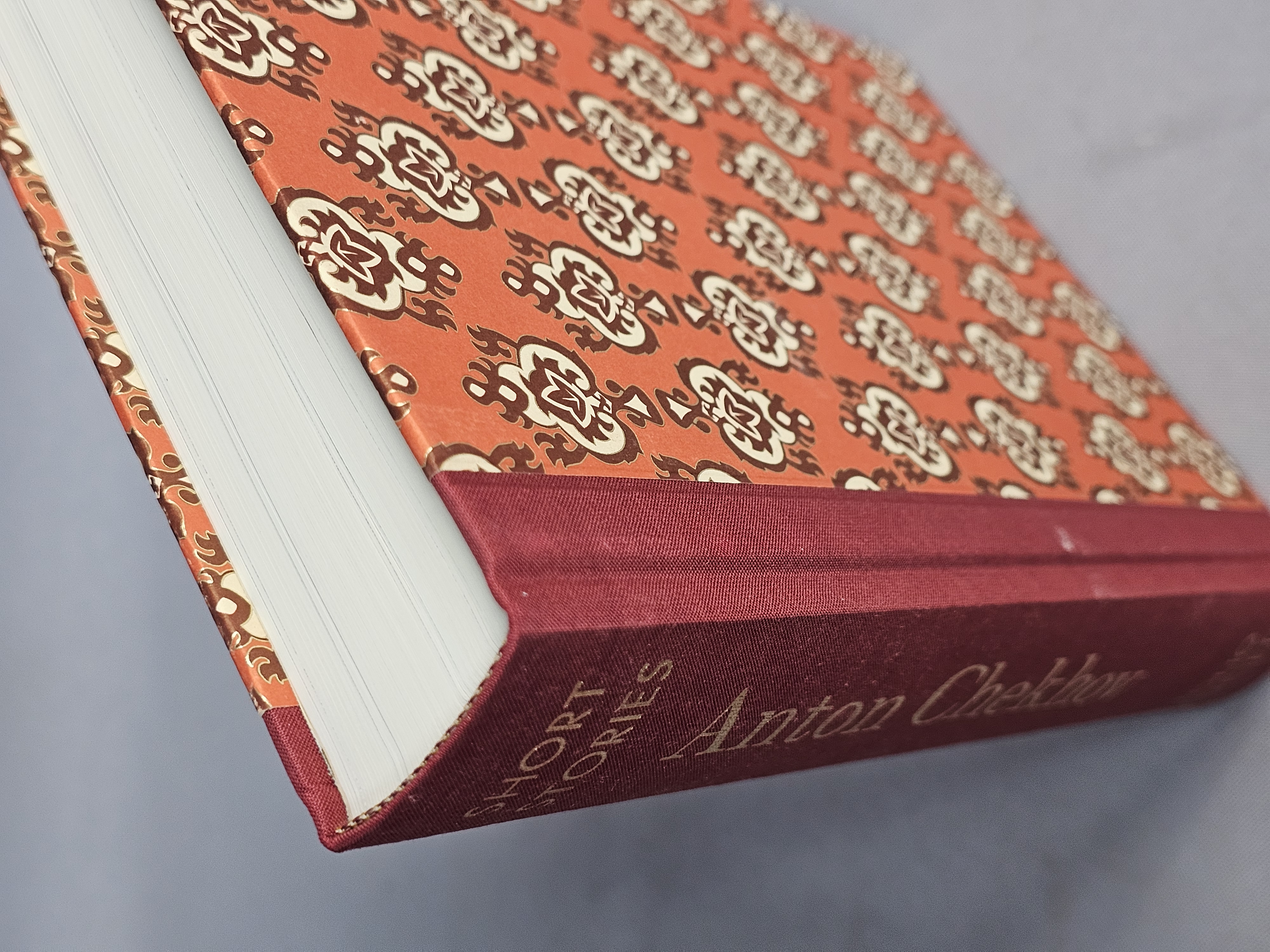 Two Folio Society Short Story Volumes