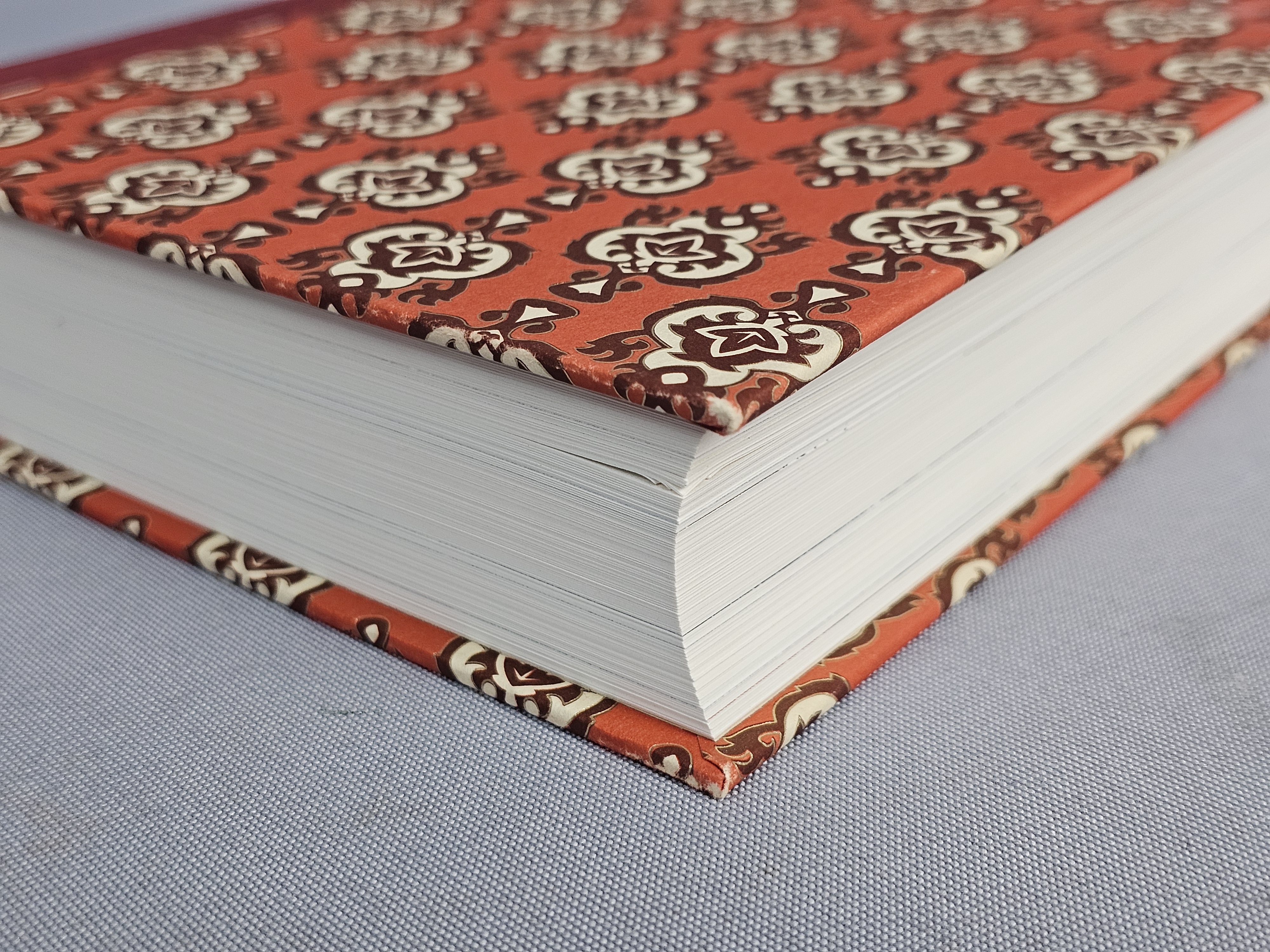 Two Folio Society Short Story Volumes