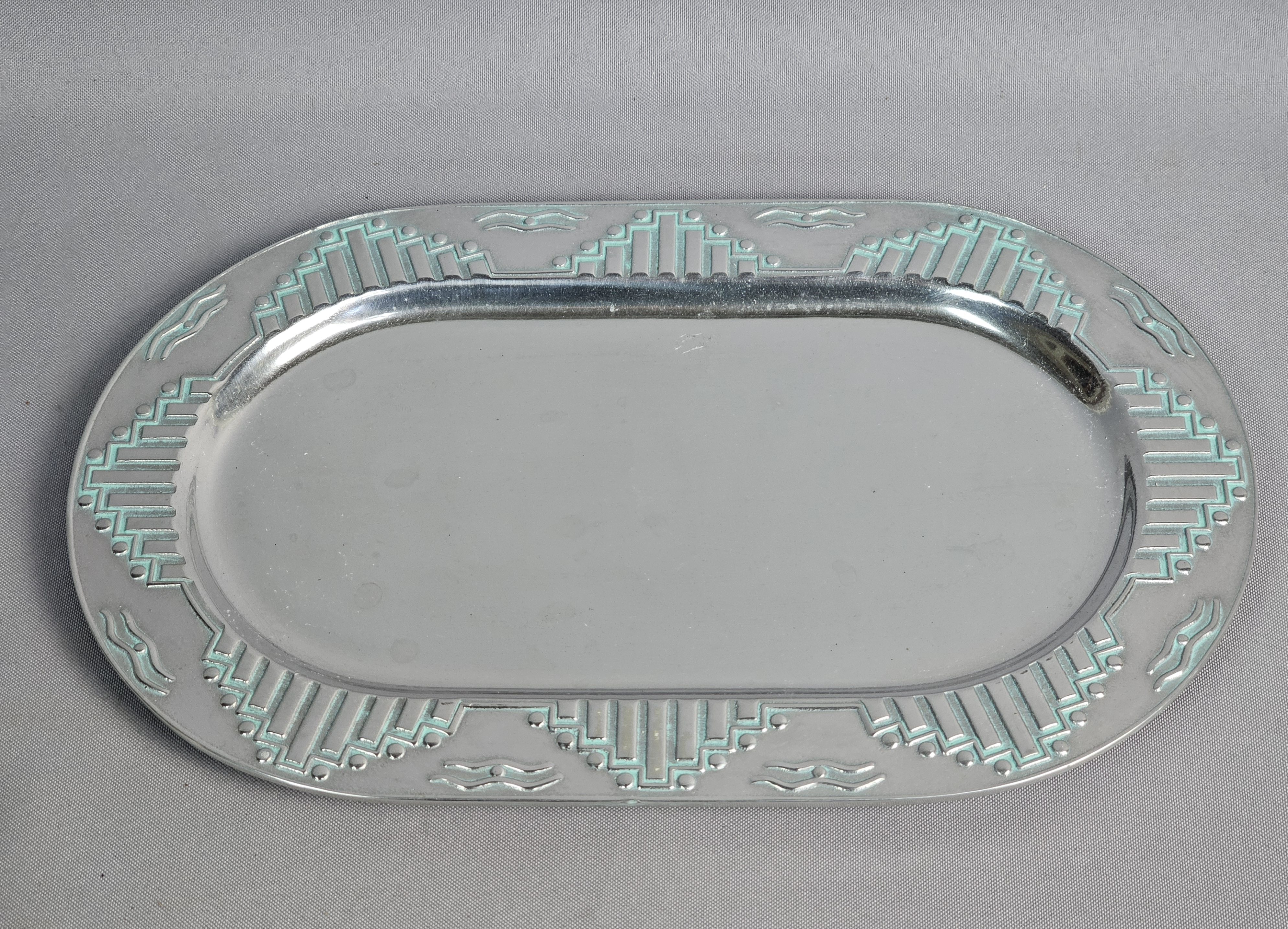 Wilton Armetale Zia Oval Platter