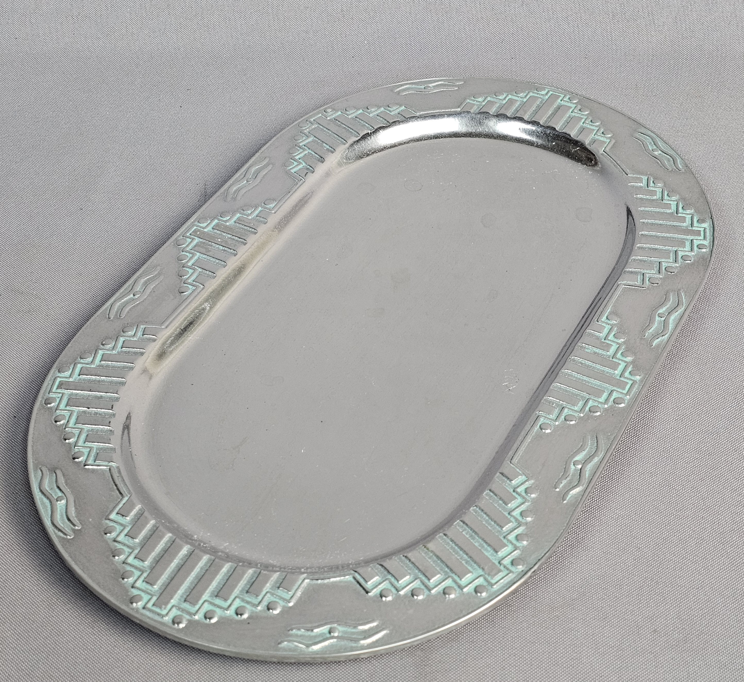 Wilton Armetale Zia Oval Platter