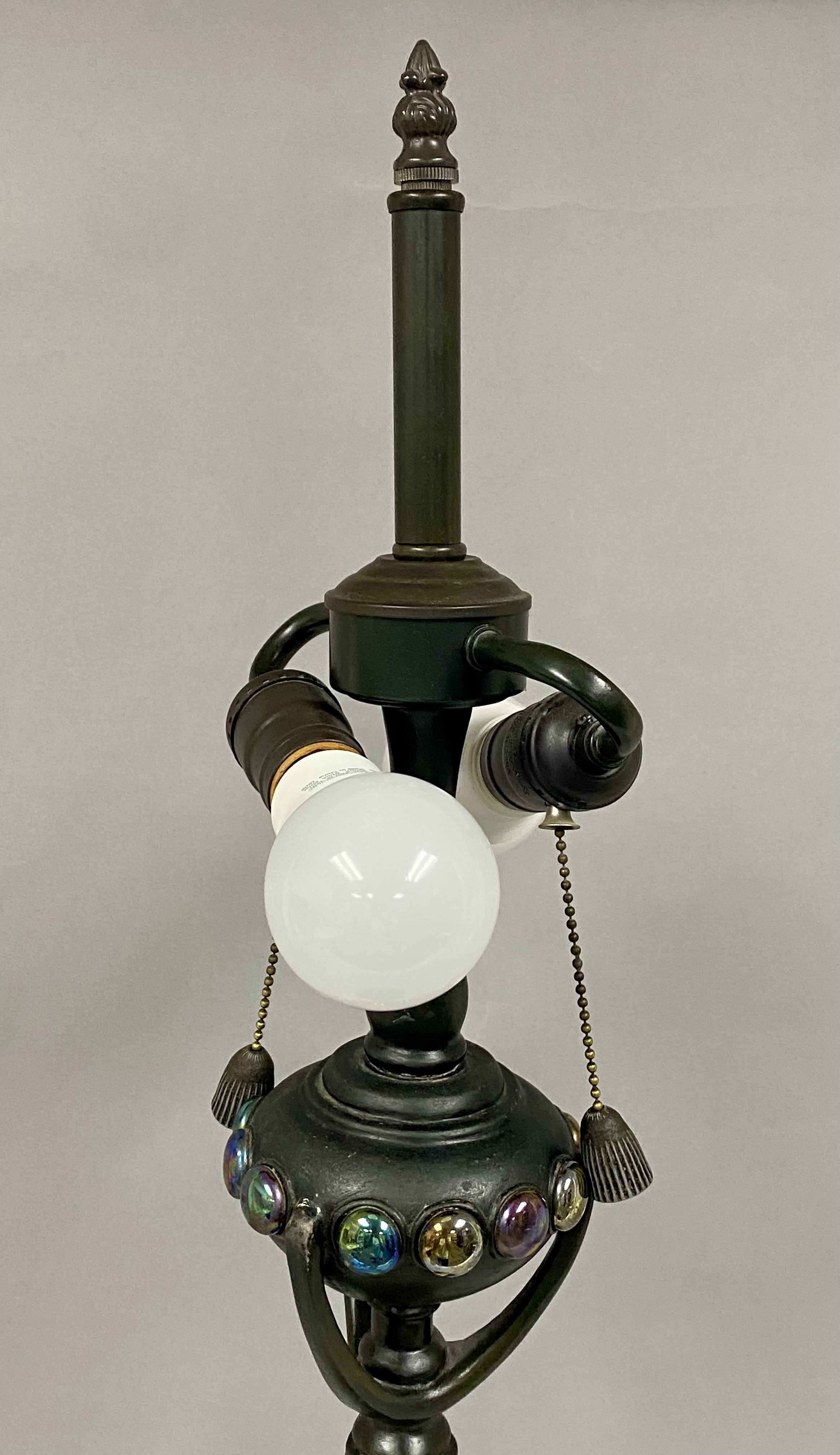 Tiffany-Style Geometric Leaded Glass Table Lamp