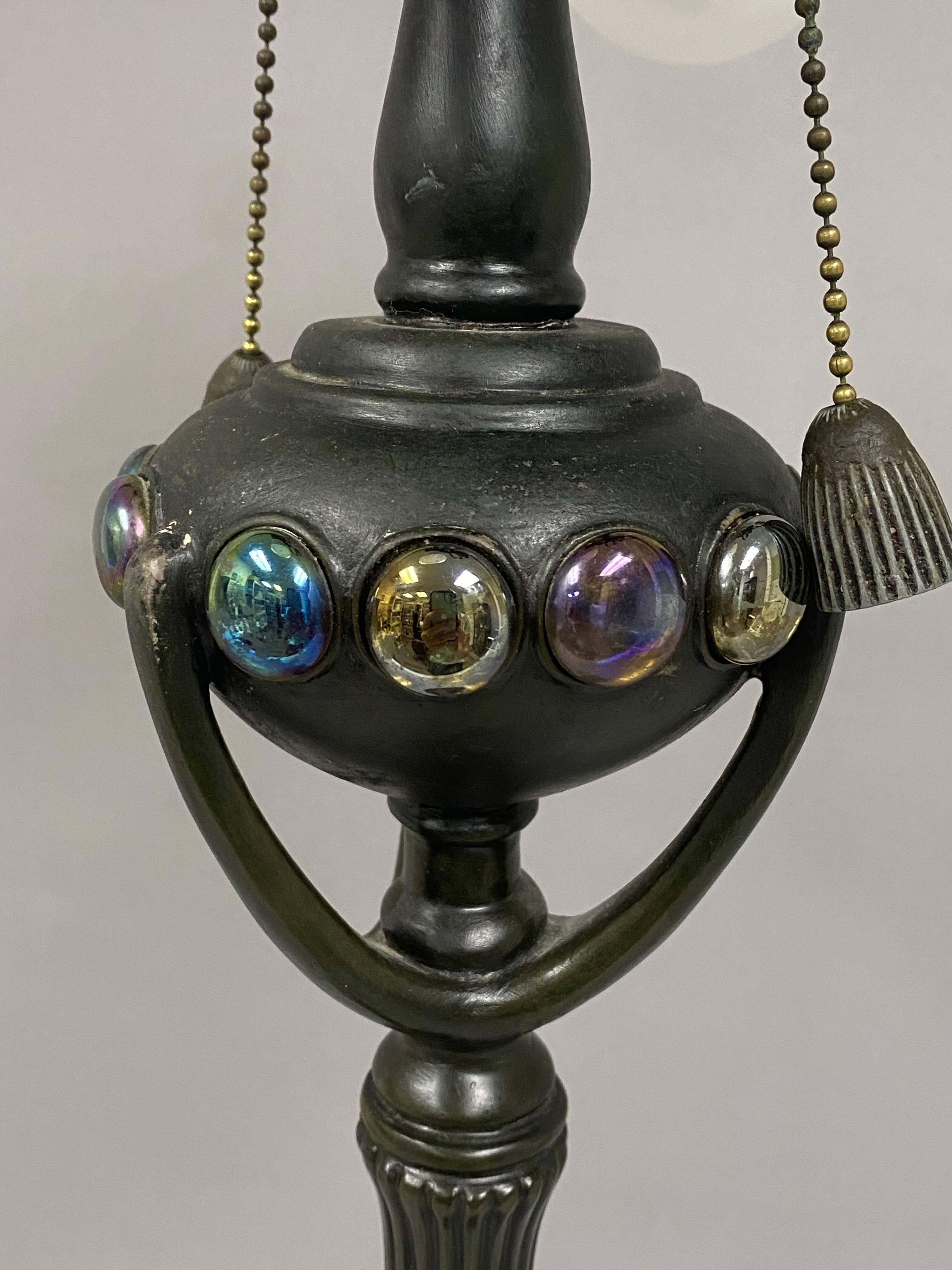 Tiffany-Style Geometric Leaded Glass Table Lamp