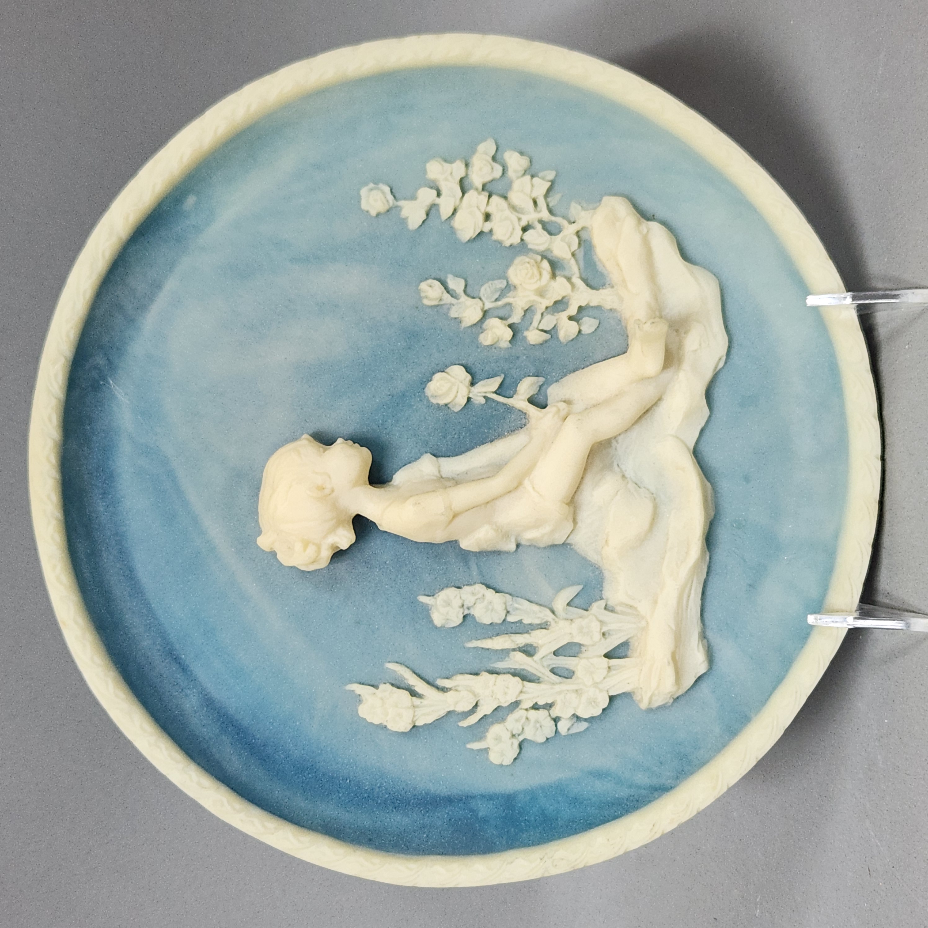 Avondale Melissa Sculpture Plate