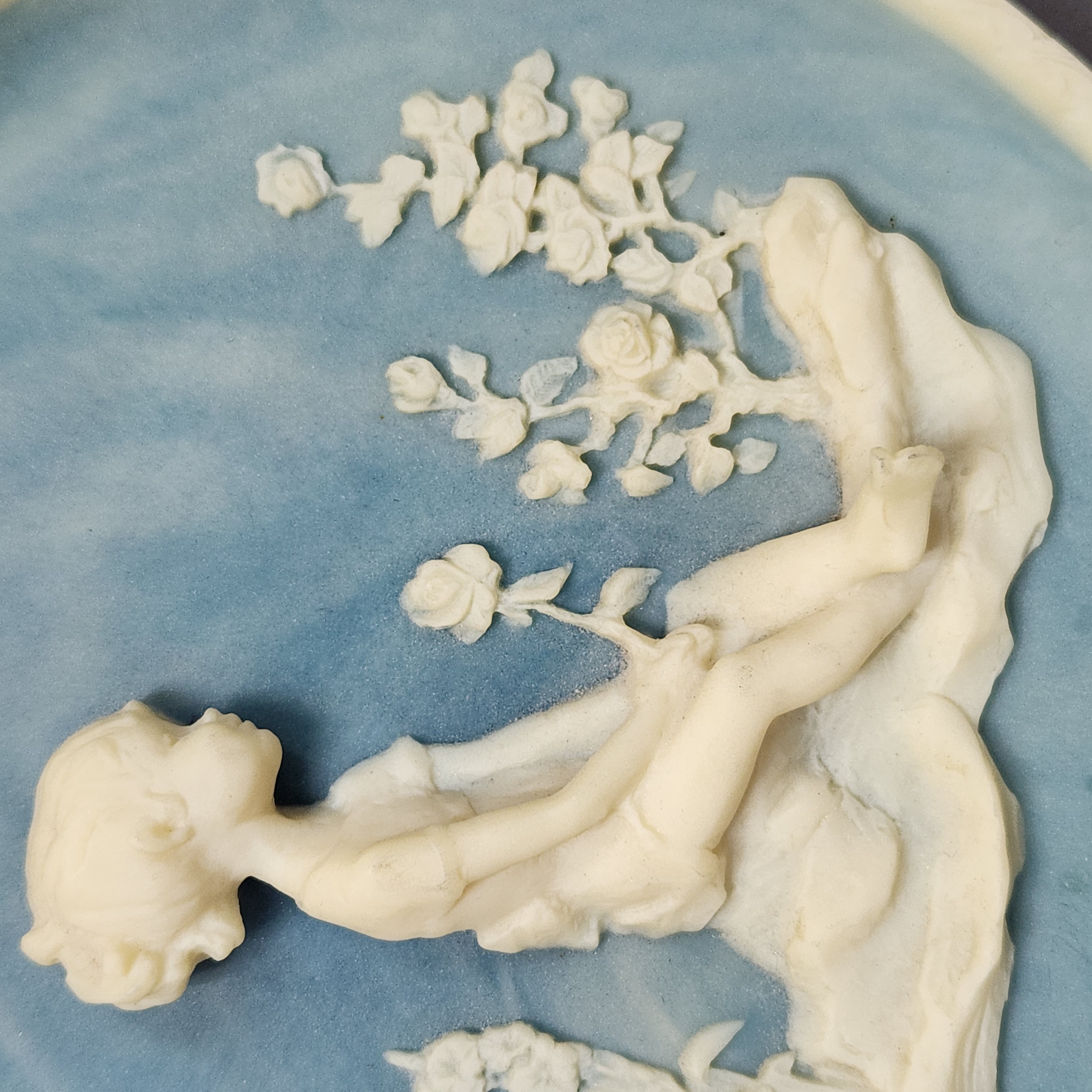 Avondale Melissa Sculpture Plate