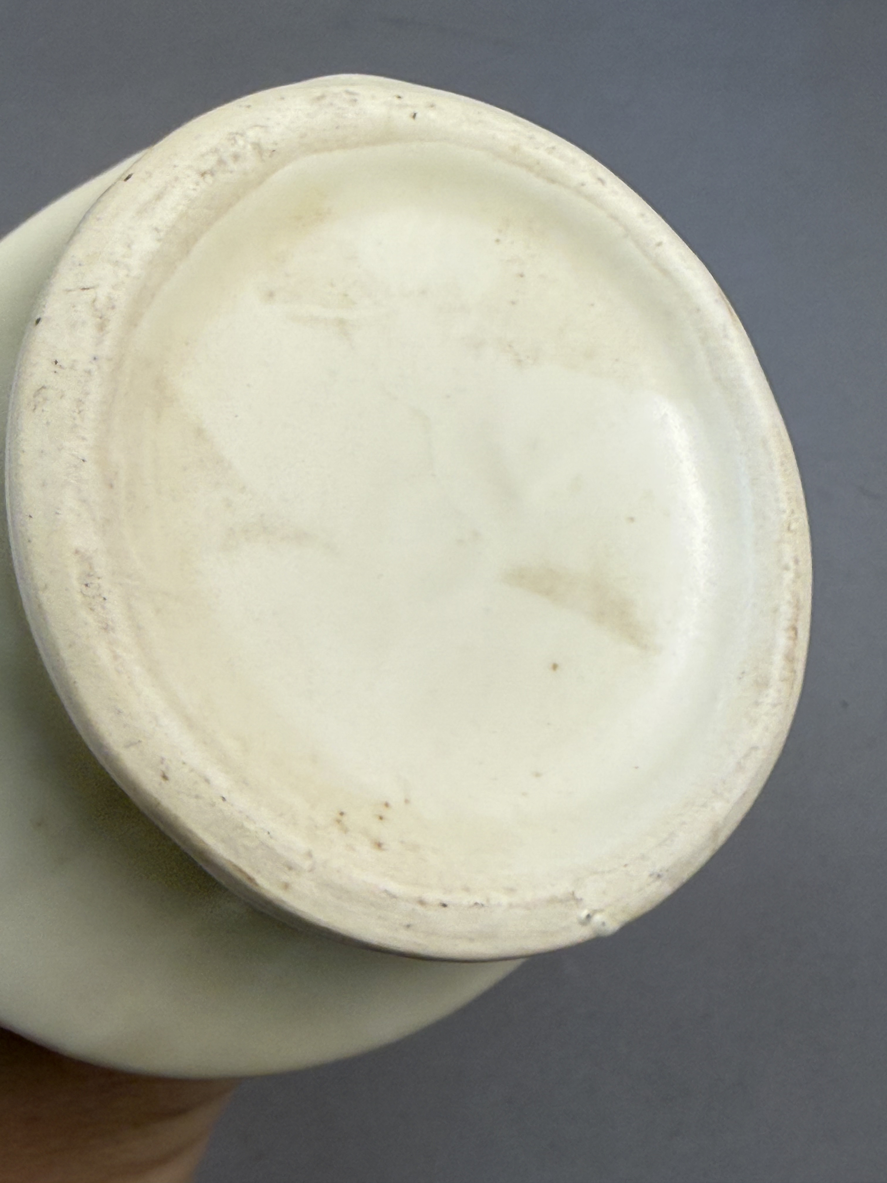 Shawnee Pottery Cream Leaf Vase
