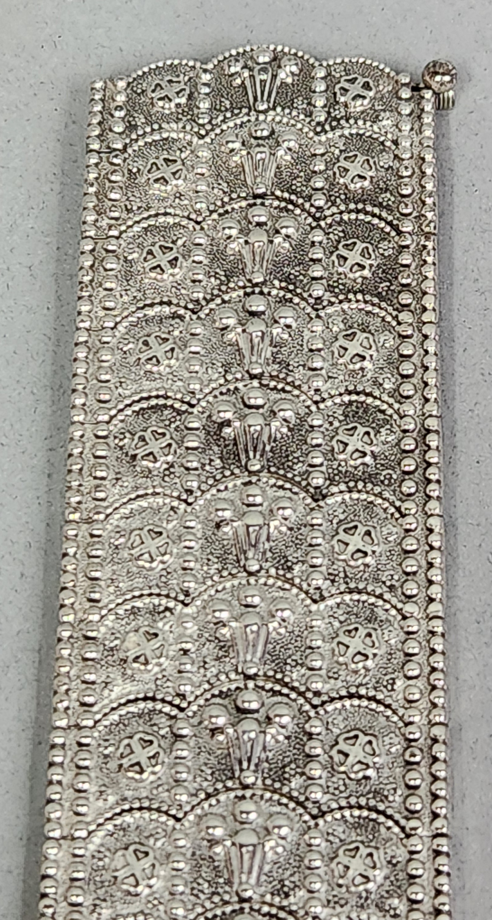 Persian Articulated Bracelet 150.47 Grams