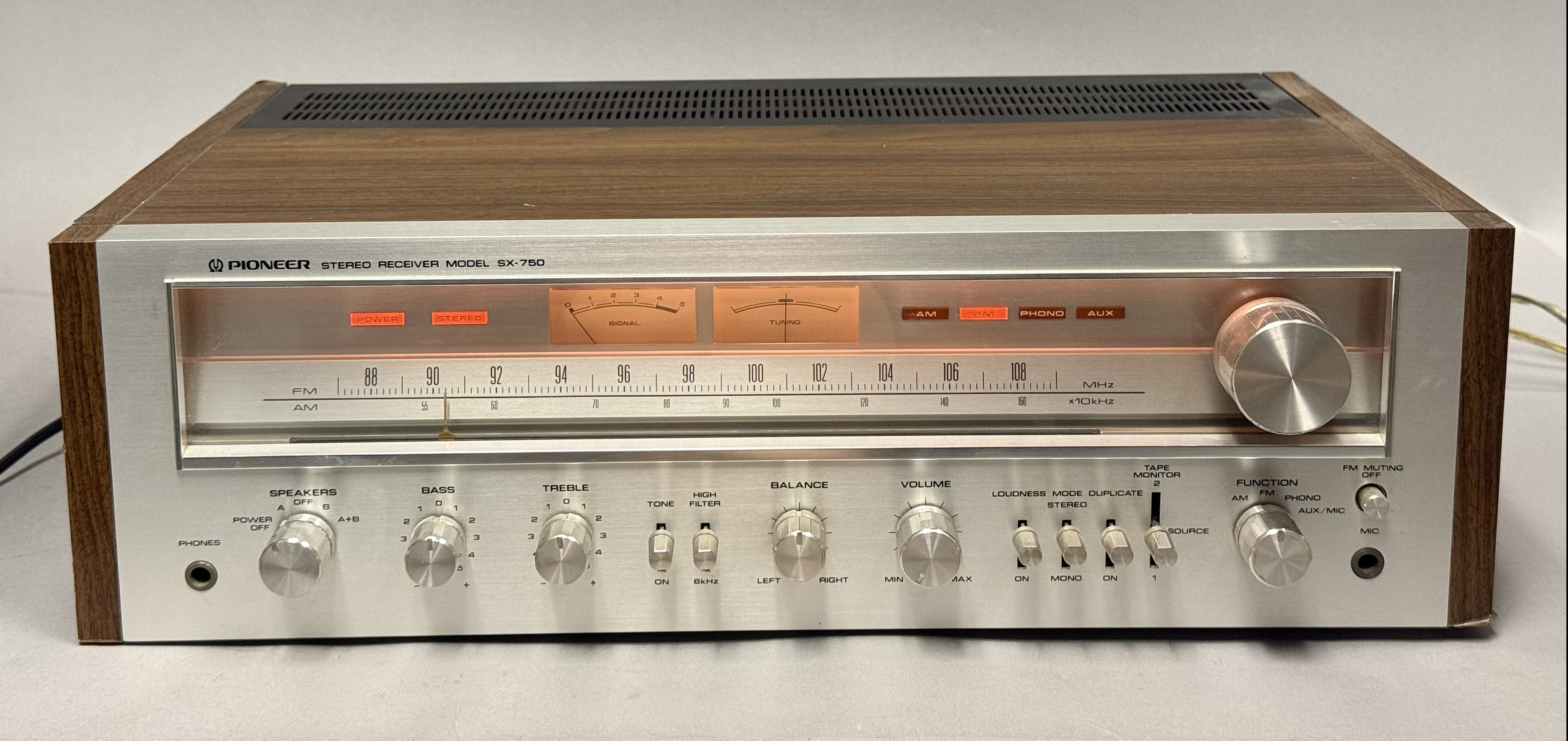 Pioneer SX-750 Stereo Receiver