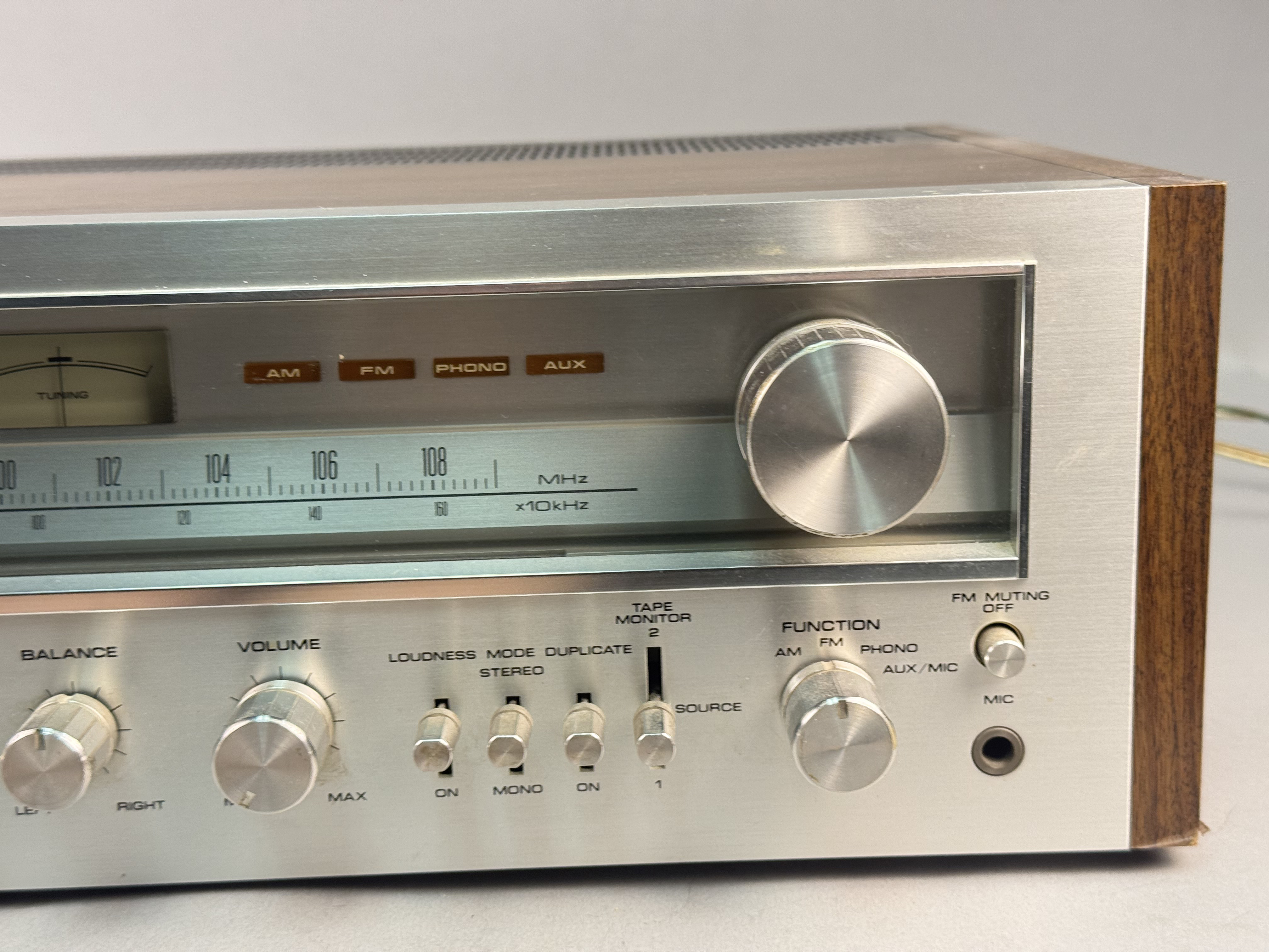 Pioneer SX-750 Stereo Receiver