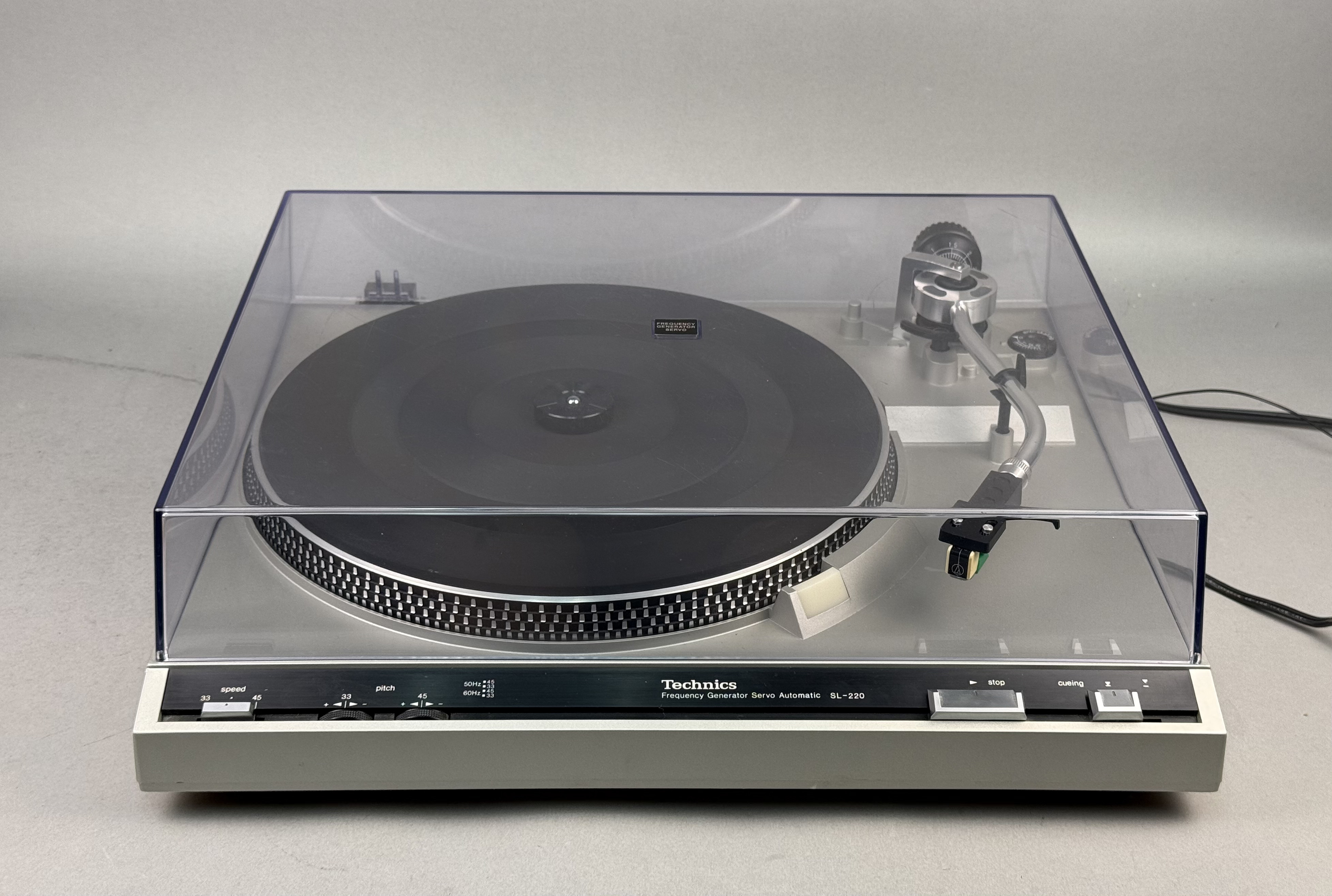 Technics SL-220 Automatic Belt-Drive Turntable