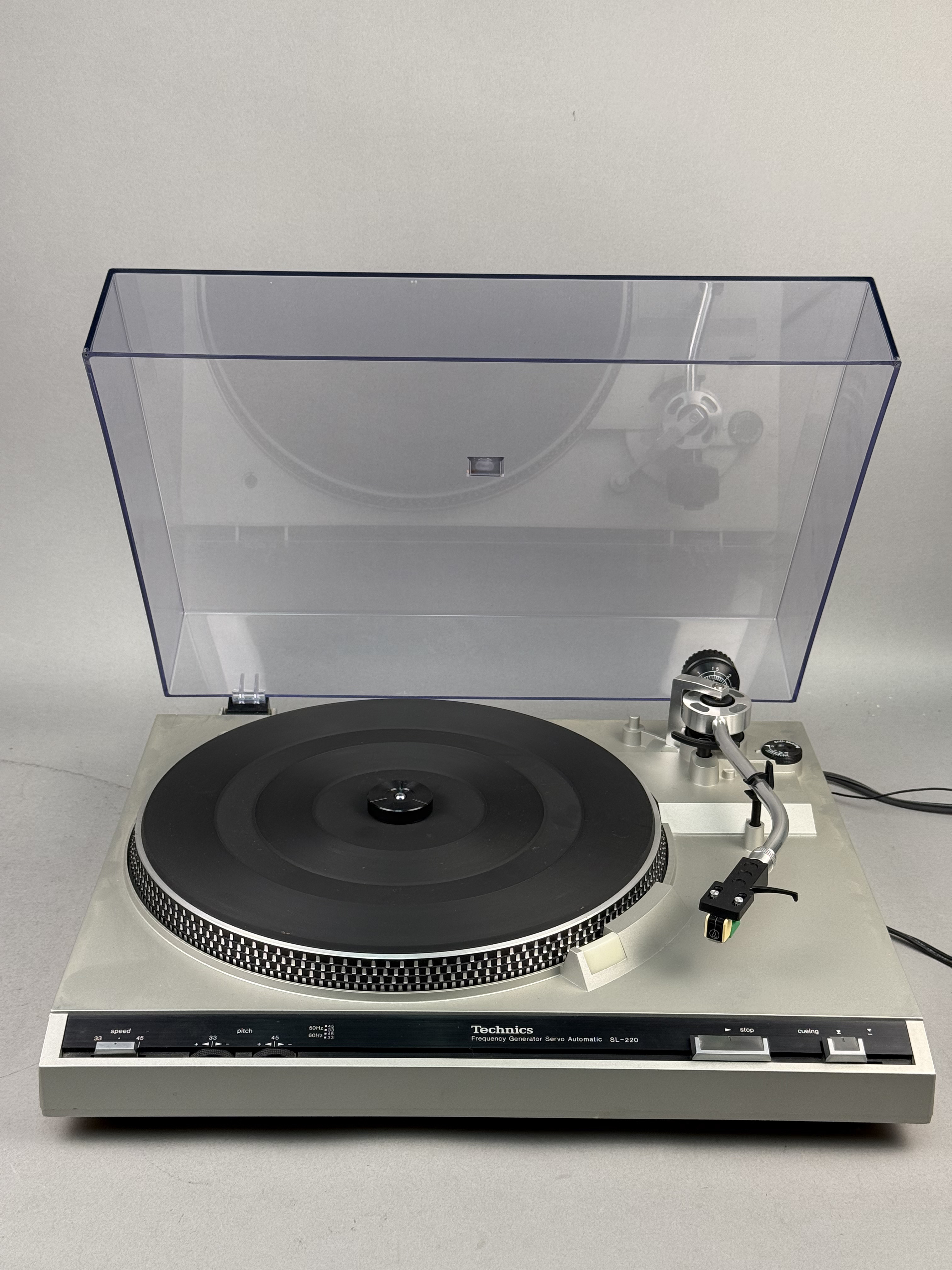 Technics SL-220 Automatic Belt-Drive Turntable