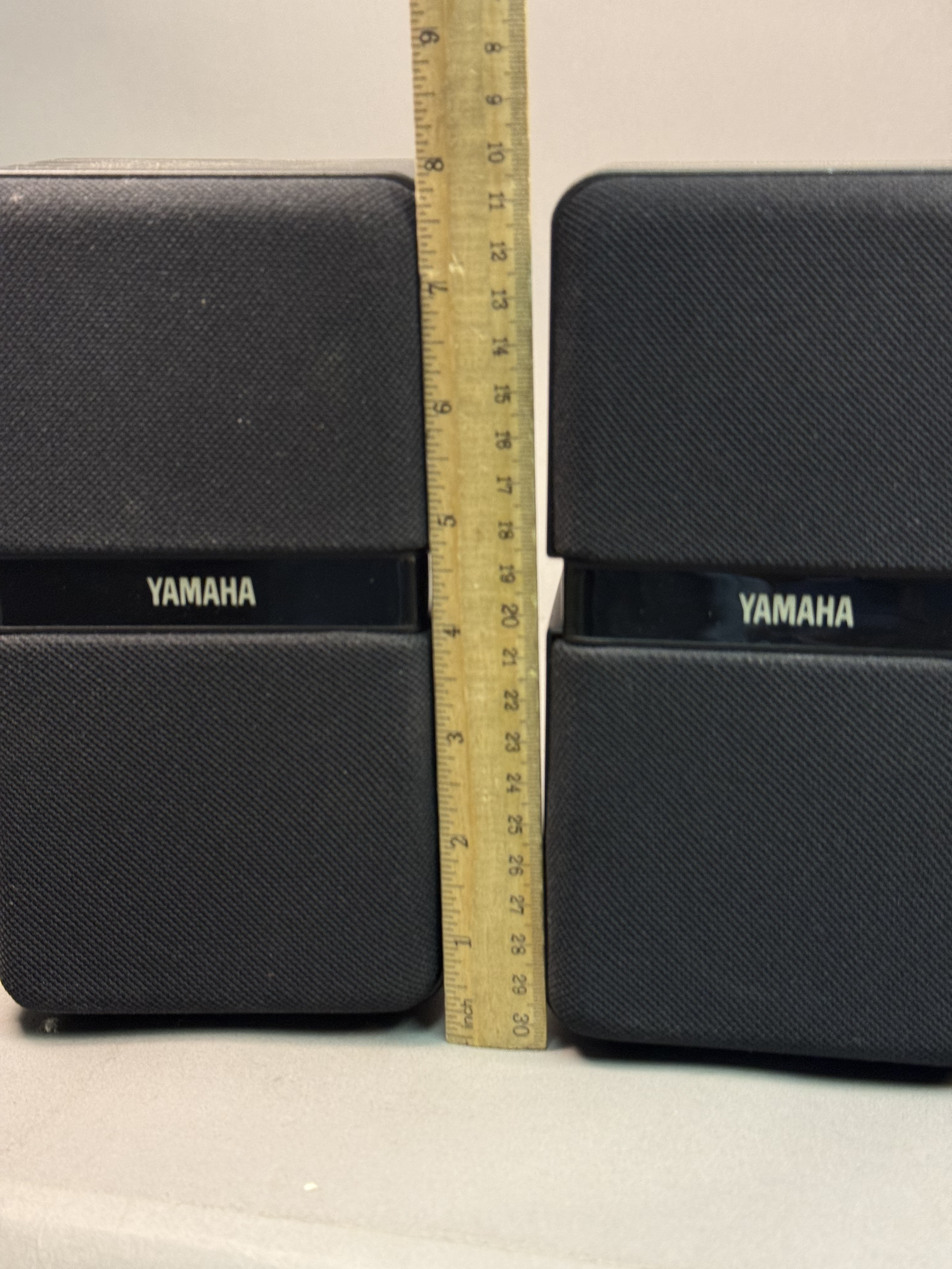 Yamaha YST-SW150 Subwoofer and Speakers