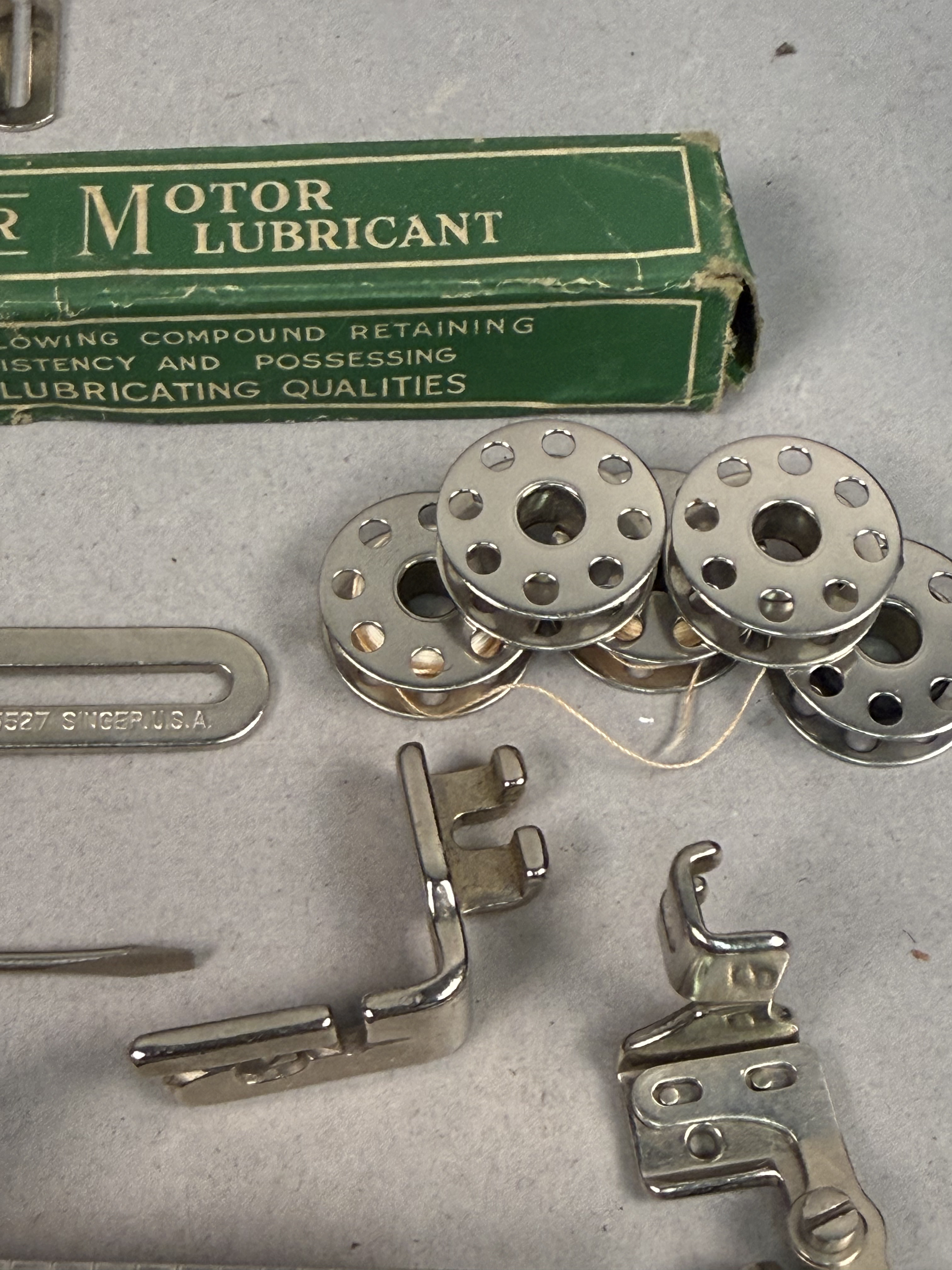 Singer Model 221-1 Featherweight Sewing Machine