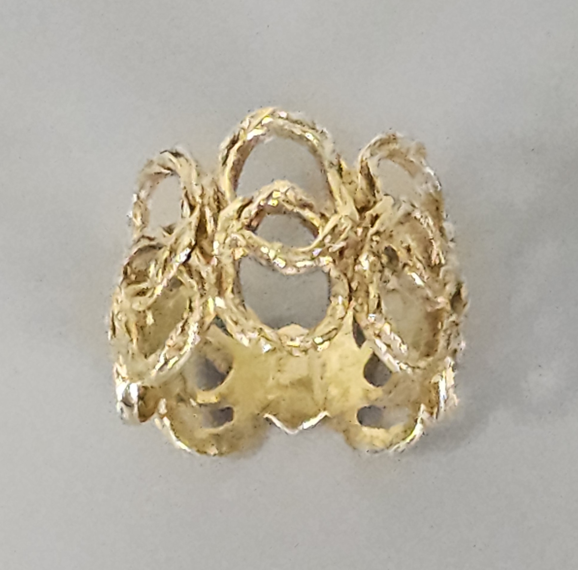 14K Openwork Textured Band Ring 4.8 Grams