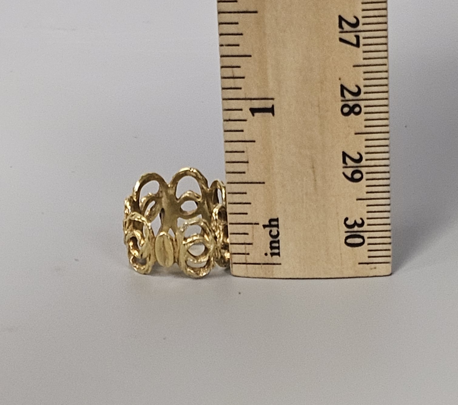 14K Openwork Textured Band Ring 4.8 Grams