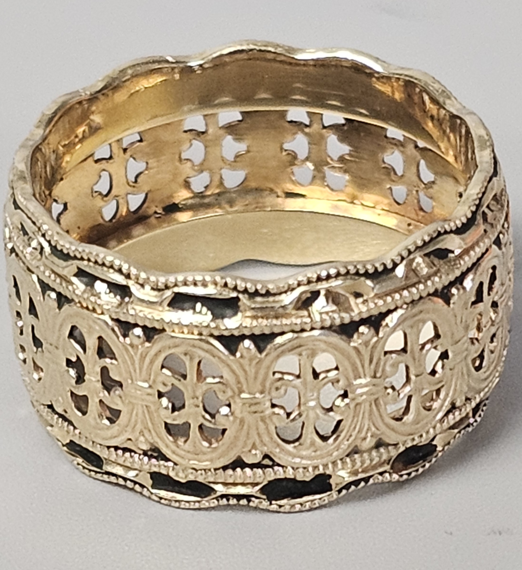 14K Gold Filigree Band Ring 7.6 Grams