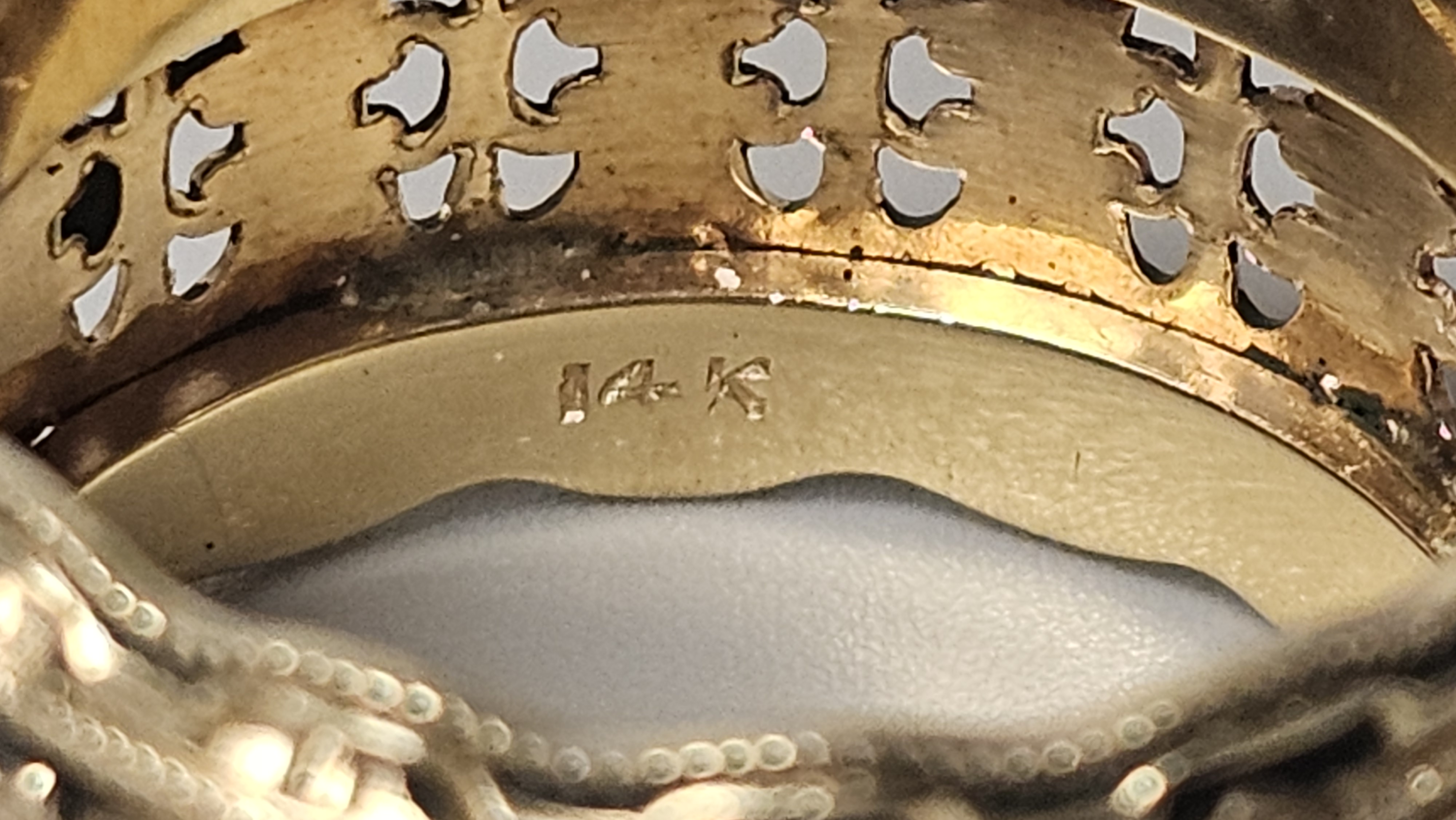 14K Gold Filigree Band Ring 7.6 Grams