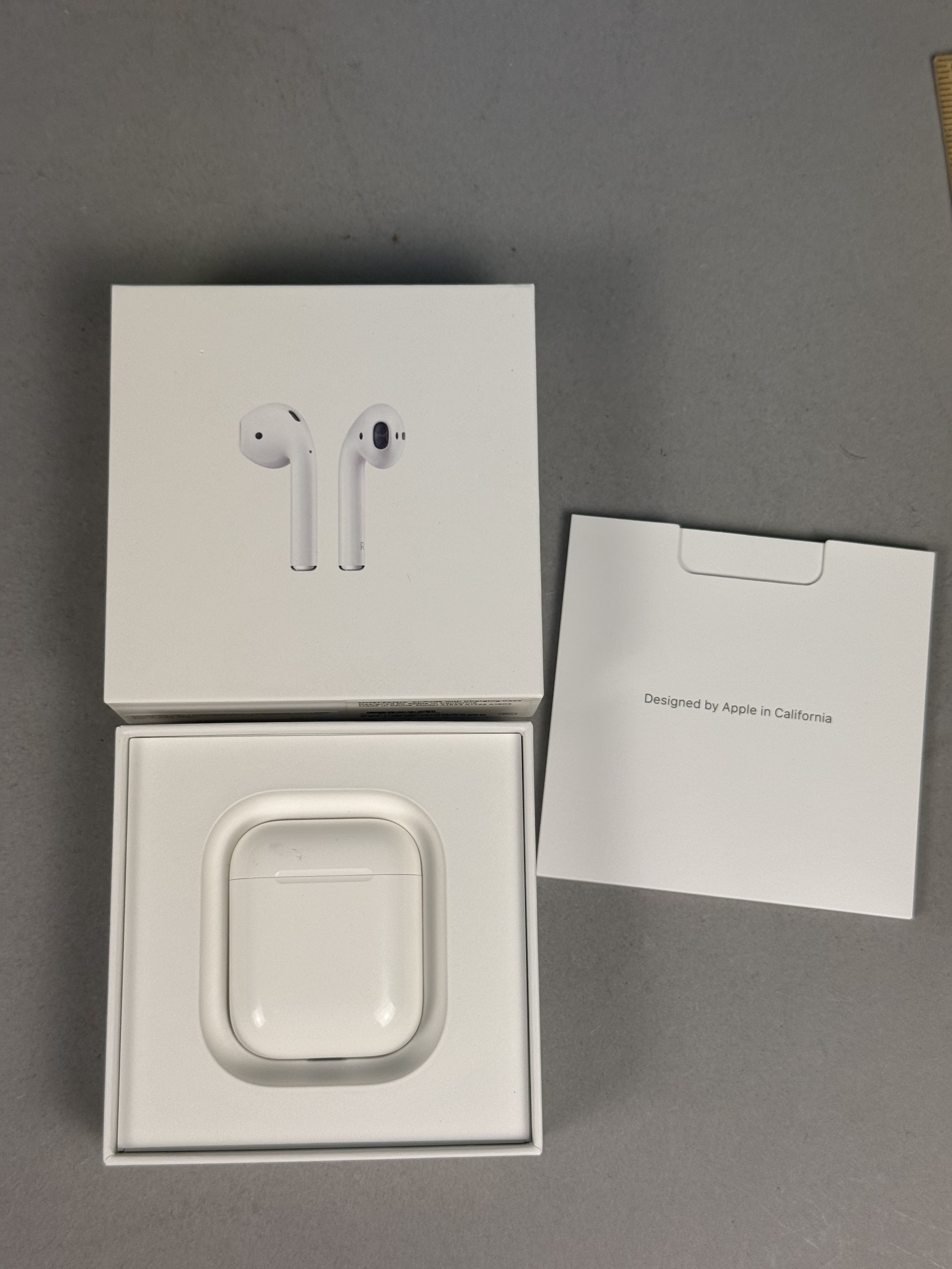 Apple AirPods With Case