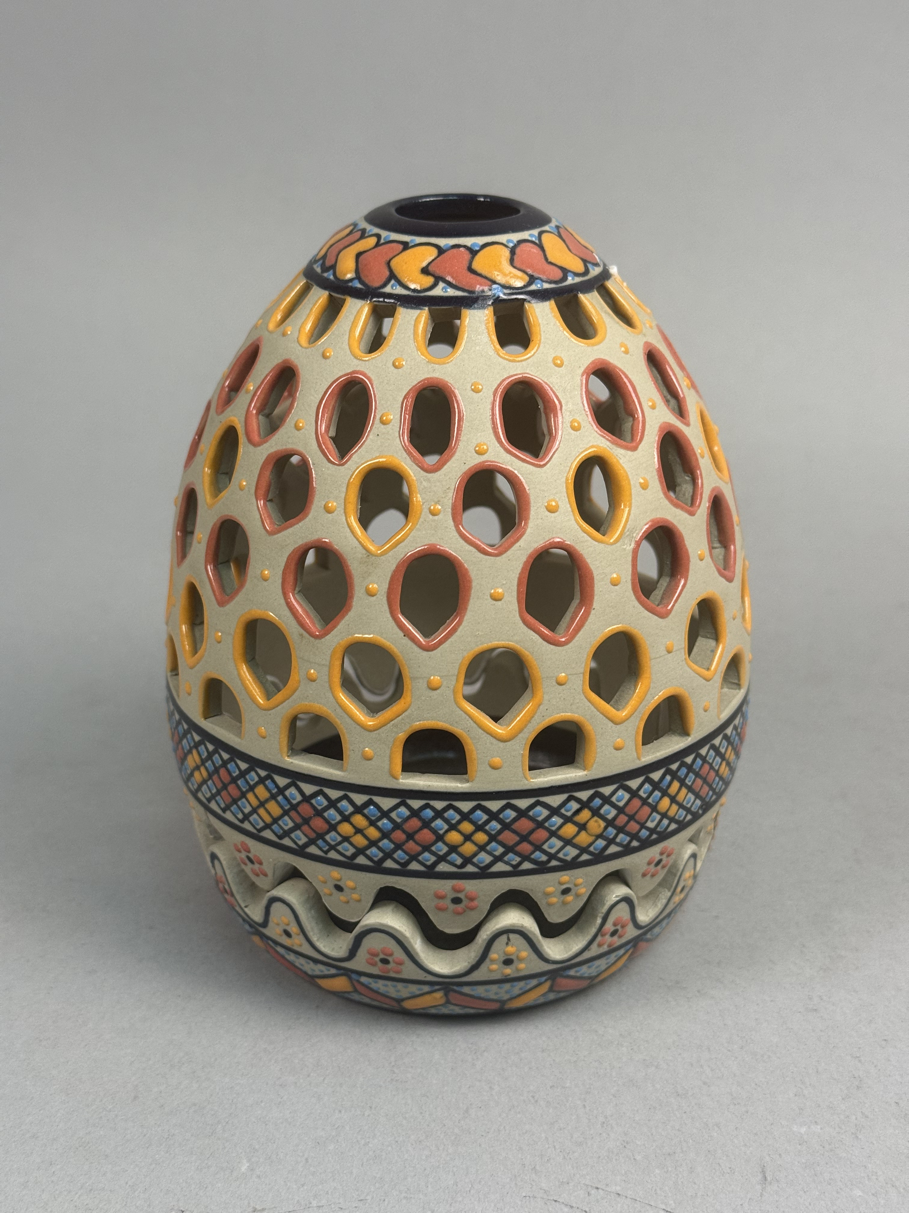 Servin Mexico Reticulated Stoneware Egg