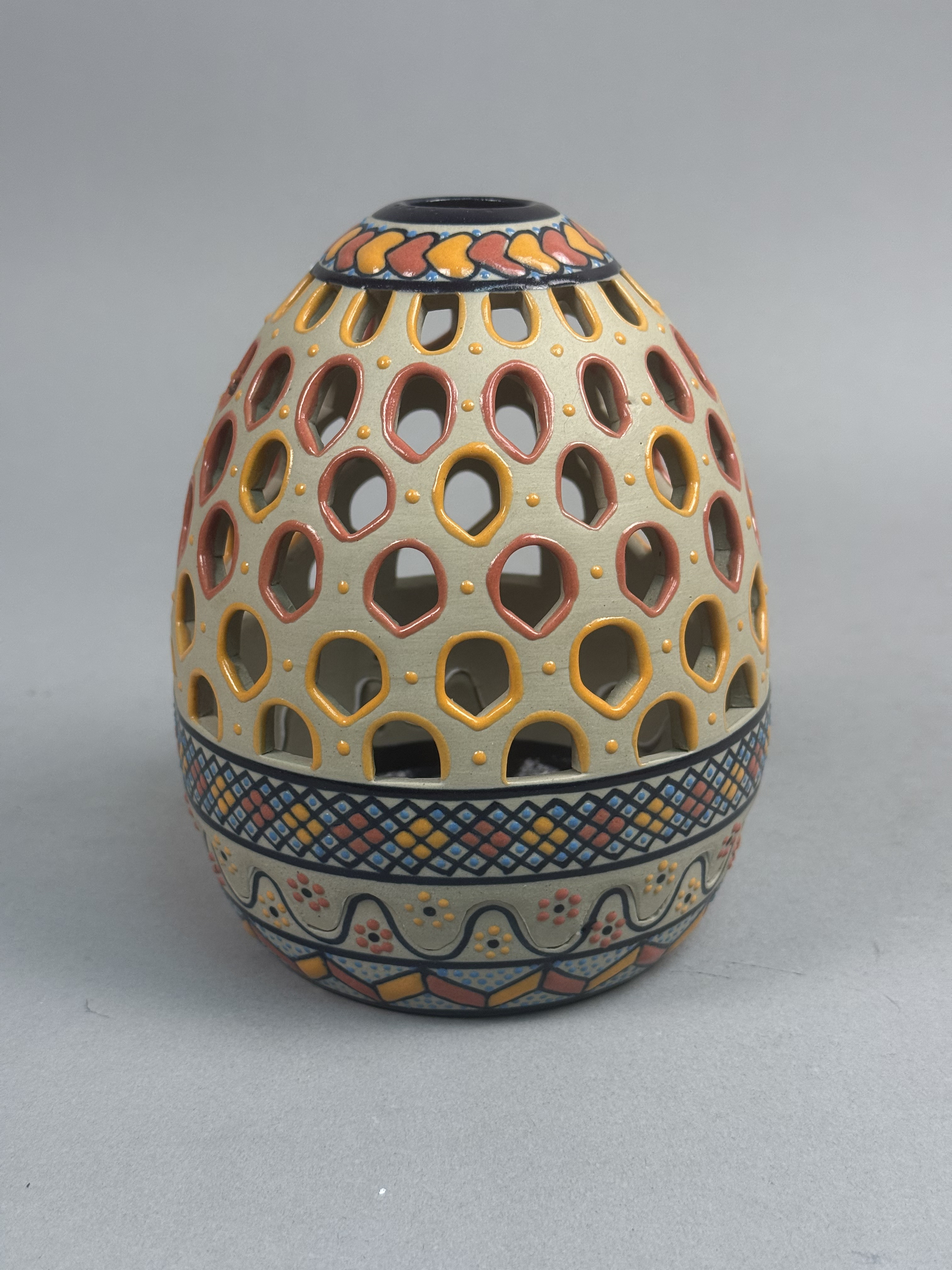 Servin Mexico Reticulated Stoneware Egg
