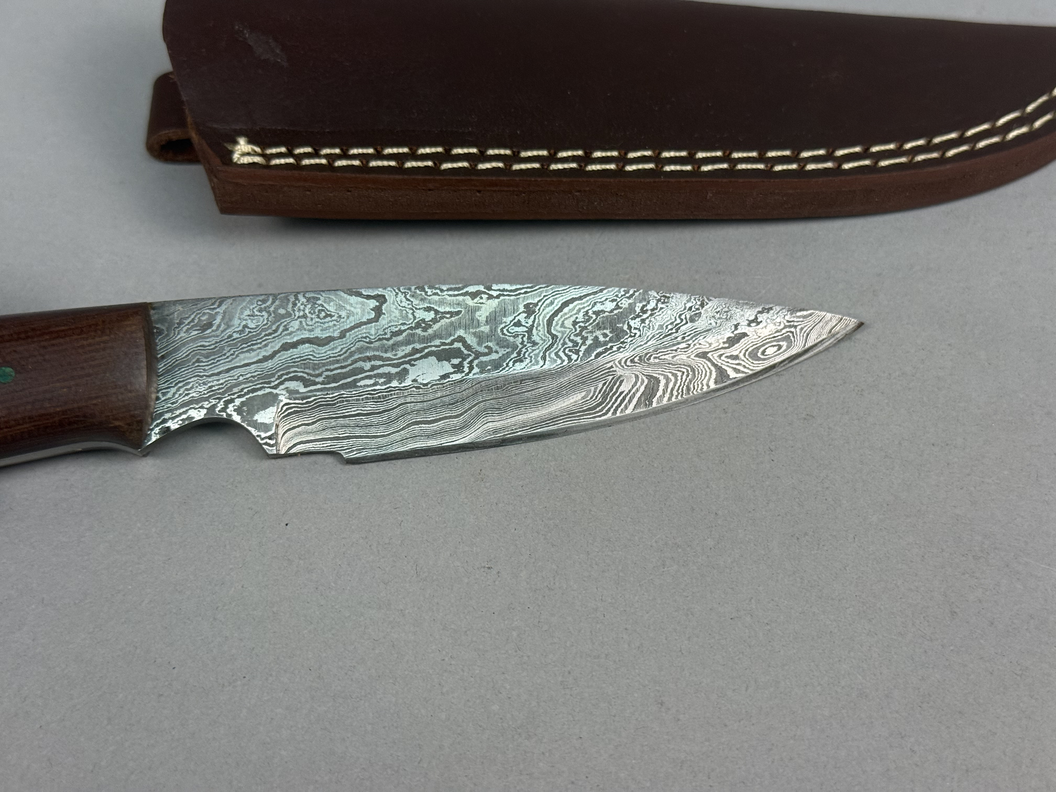 Damascus Steel Fixed Blade Knife