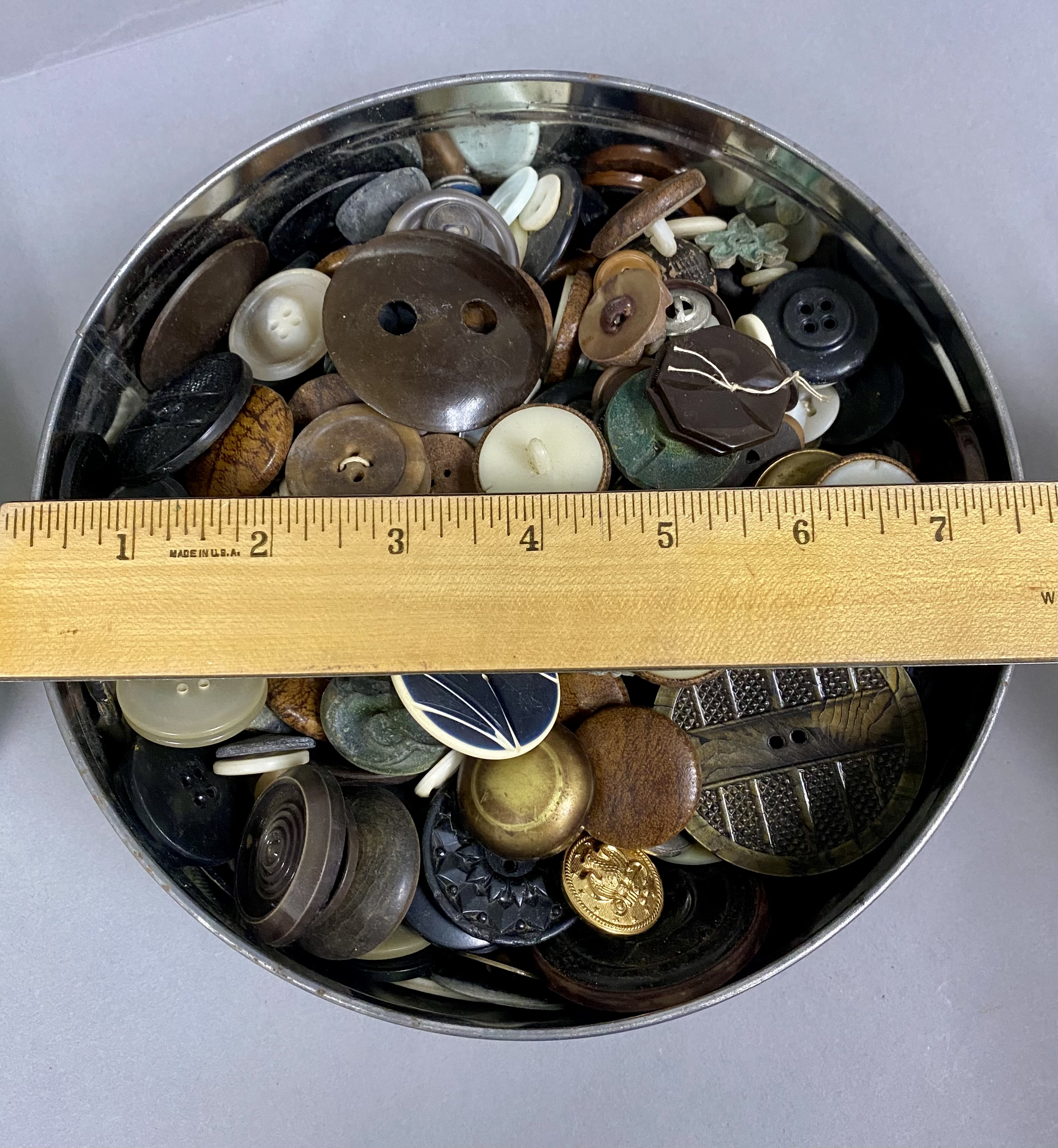 Collection of Assorted Vintage Mixed Buttons