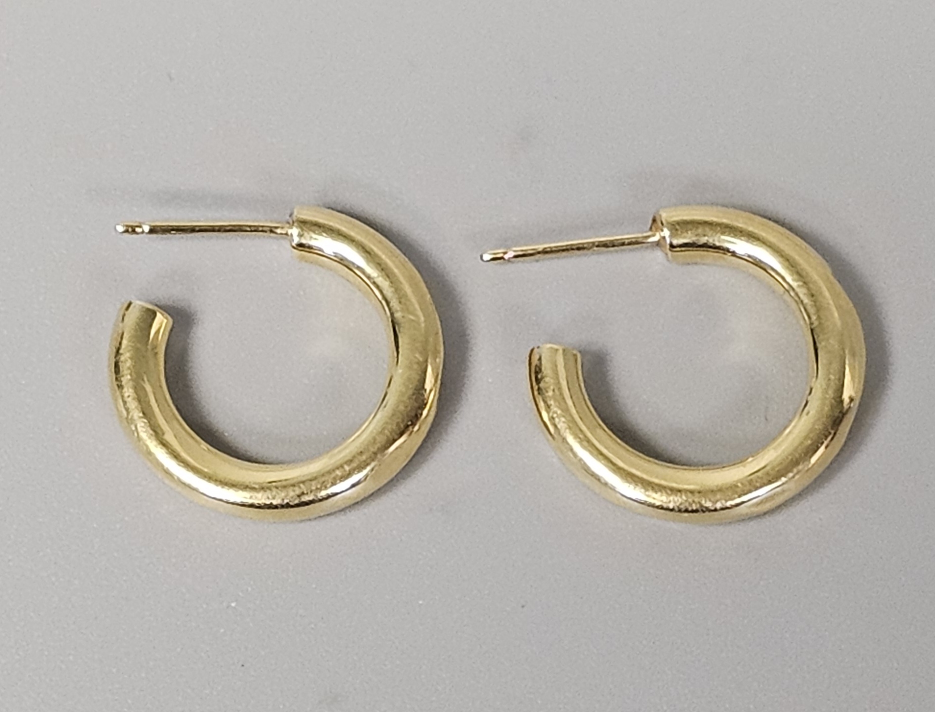 14K Yellow Gold Hoop Earrings 2.1 Grams
