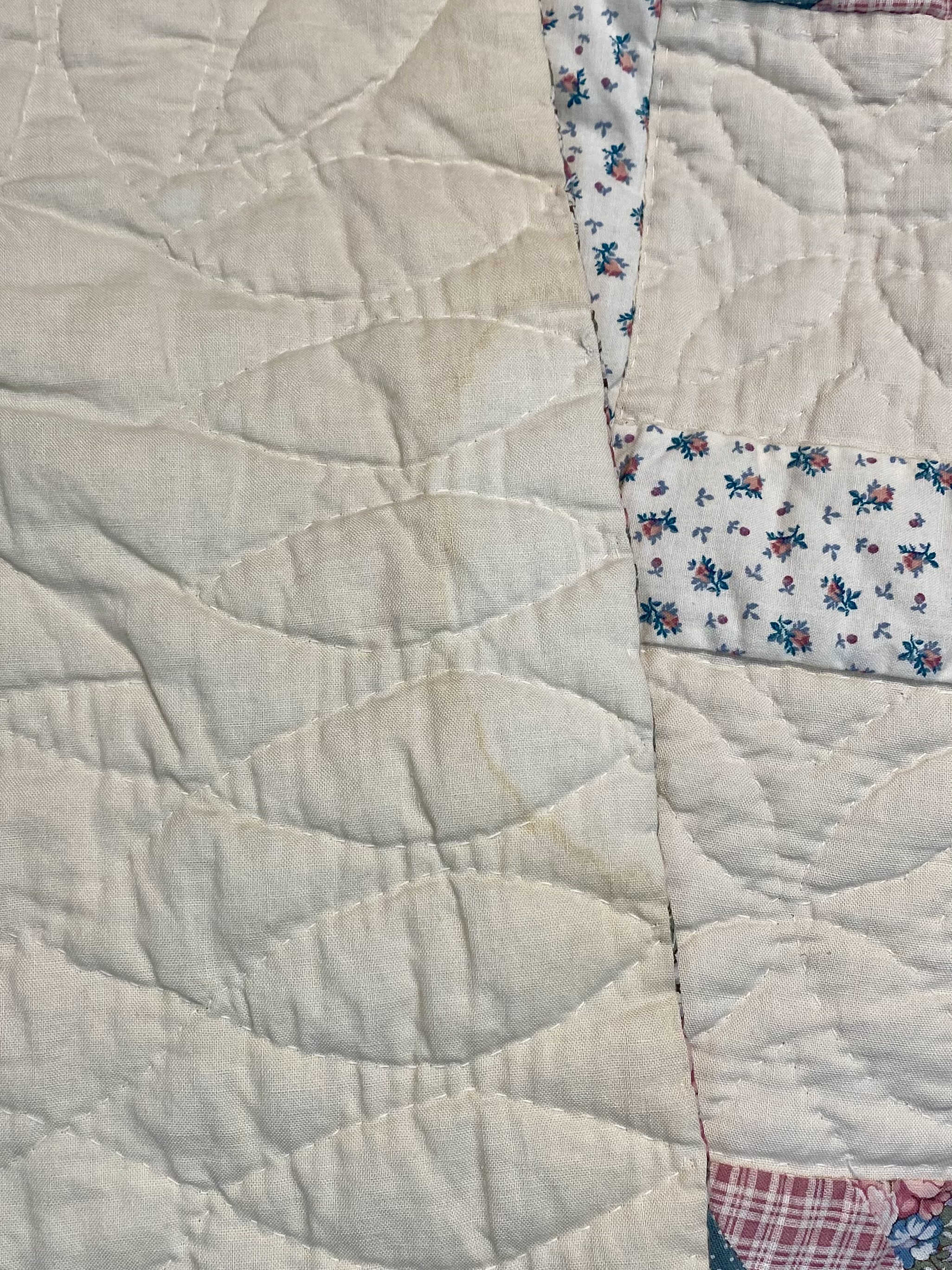 Hand-Stitched Star Quilt and Pillow Set