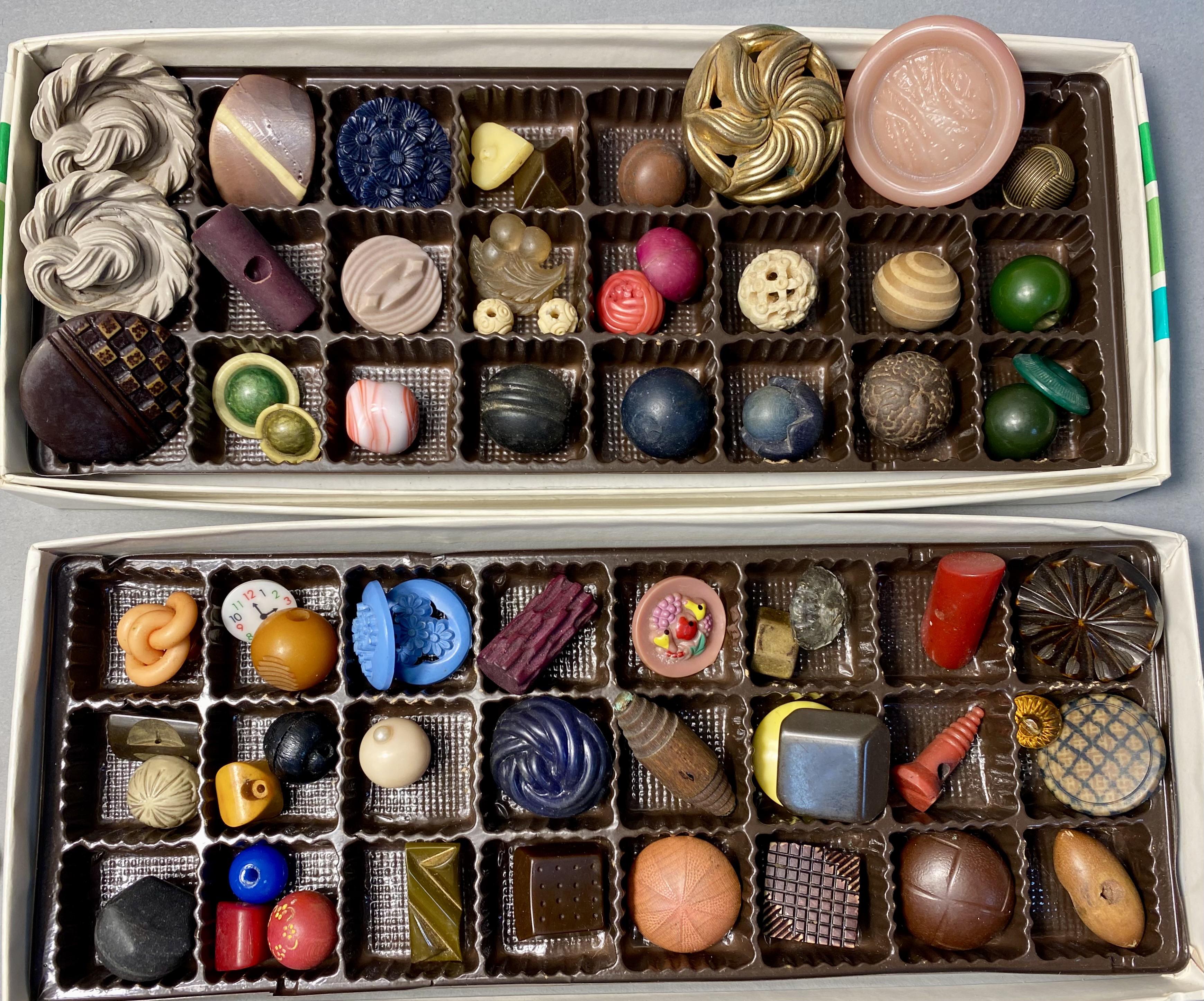 Assortment of Vintage Early Plastic Buttons