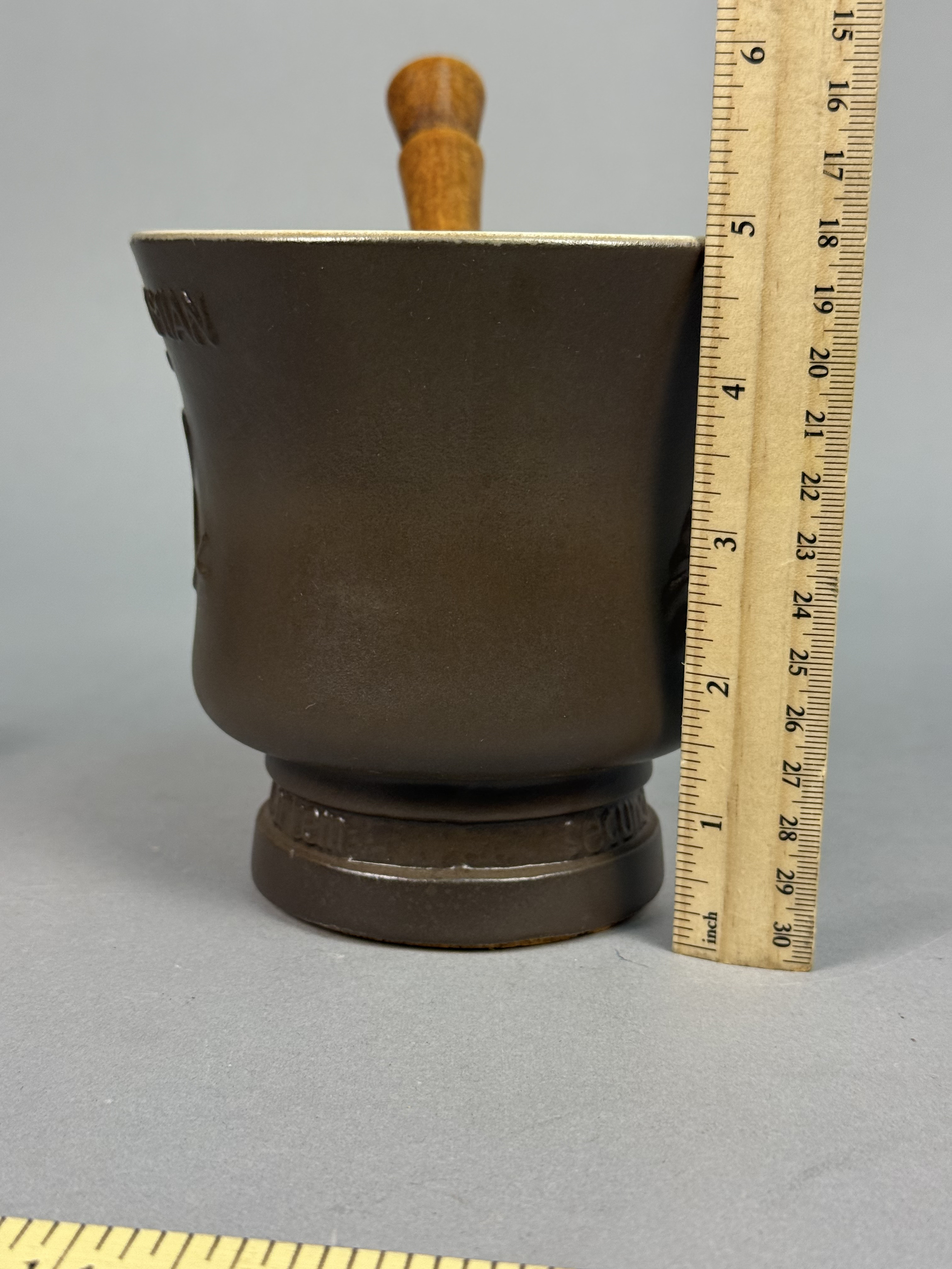 Schering Cosmas & Damian Mortar Set