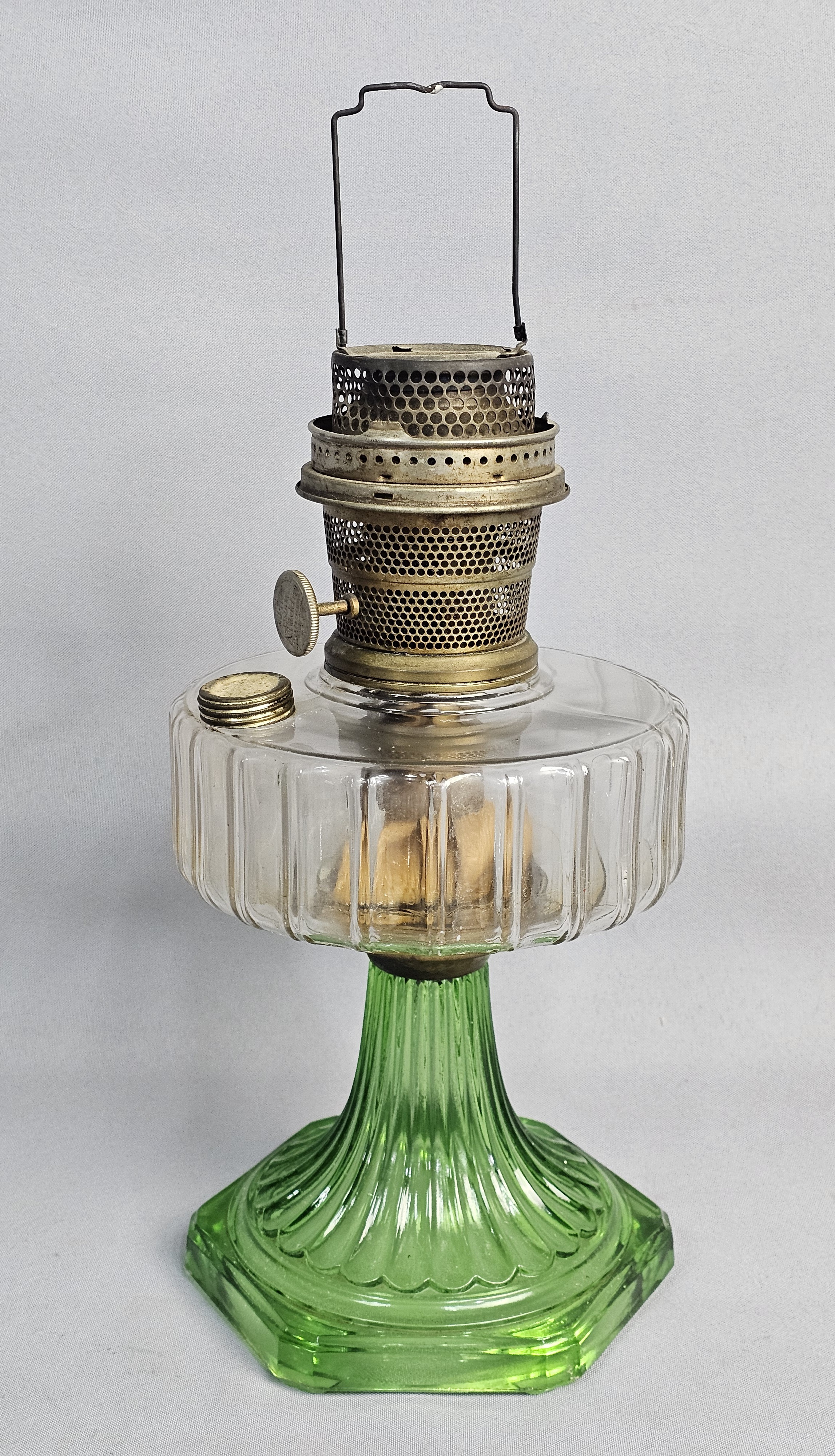 Aladdin Model B Mantle Oil Lamp