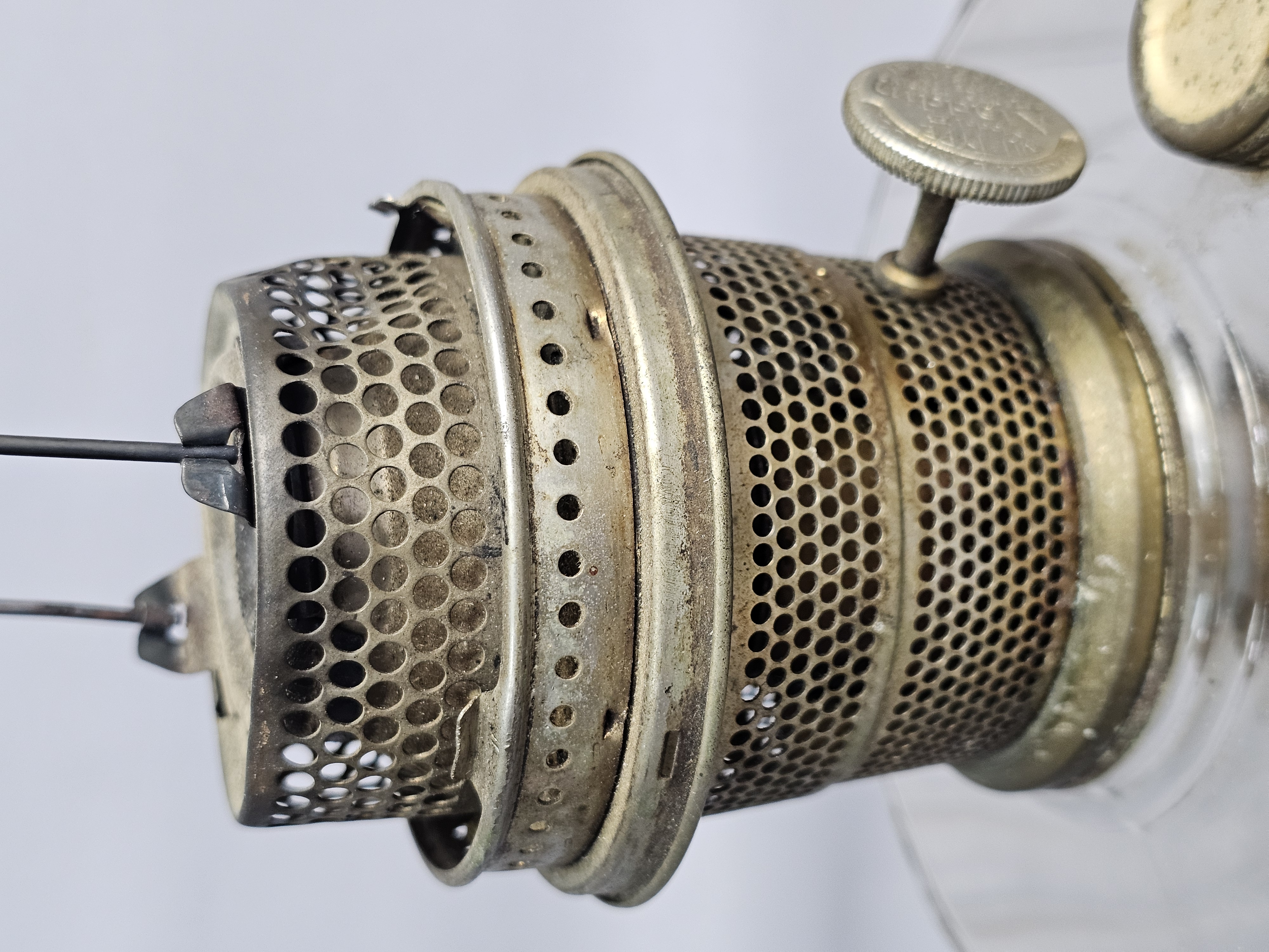 Aladdin Model B Mantle Oil Lamp