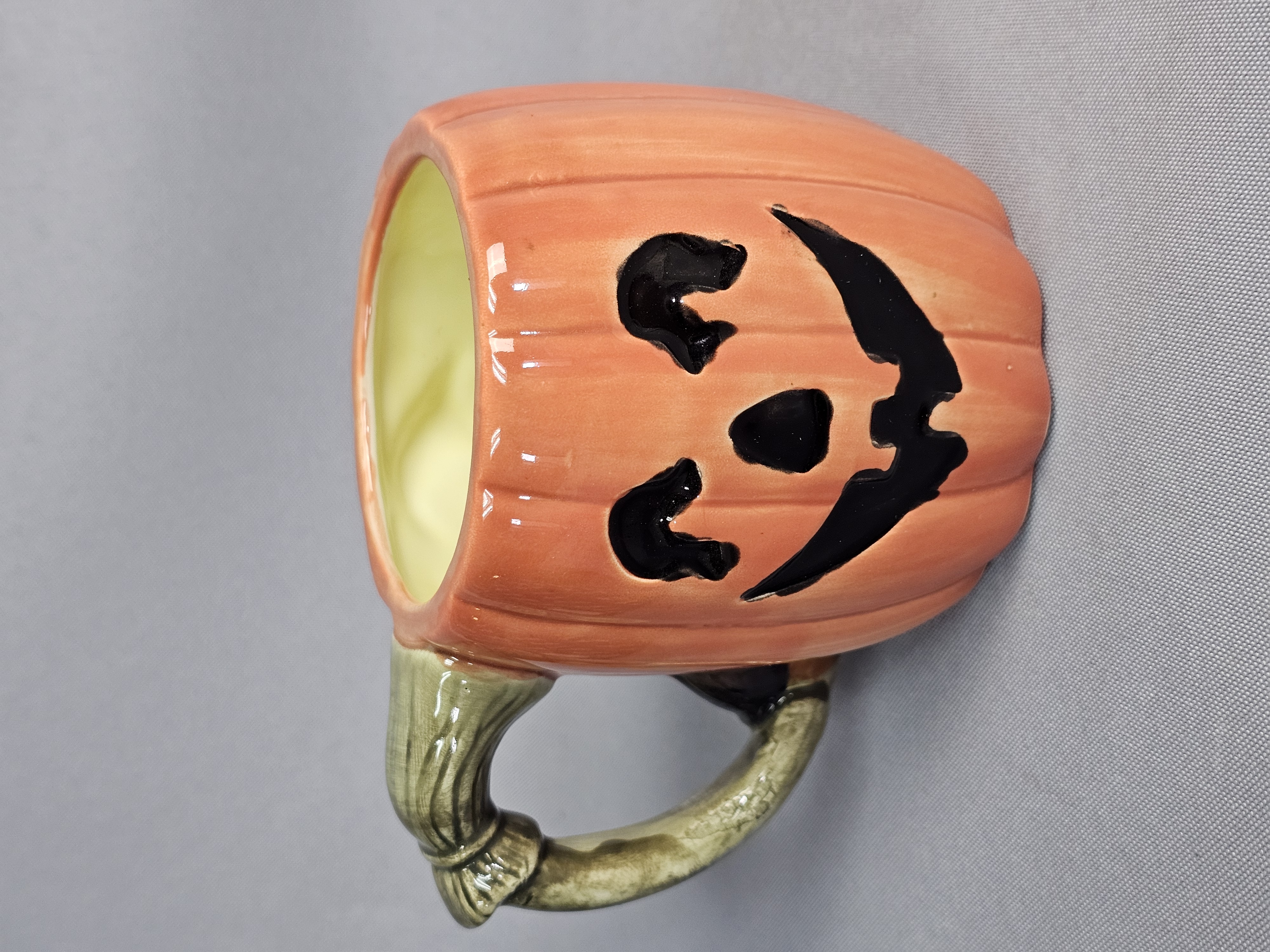 Fitz and Floyd Halloween Mug Pair